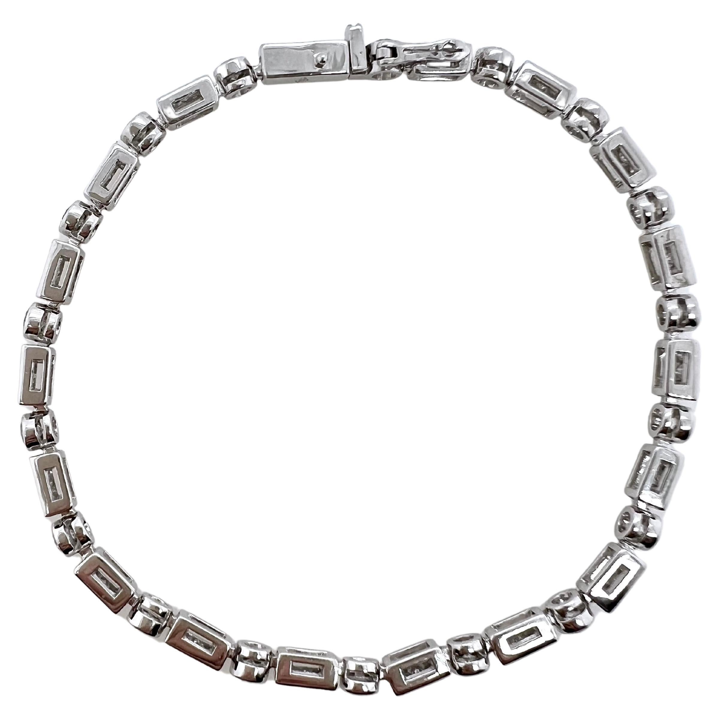 Contemporary 18k White Gold Diamond with Round Brilliant and Baguettes Tennis Bracelet