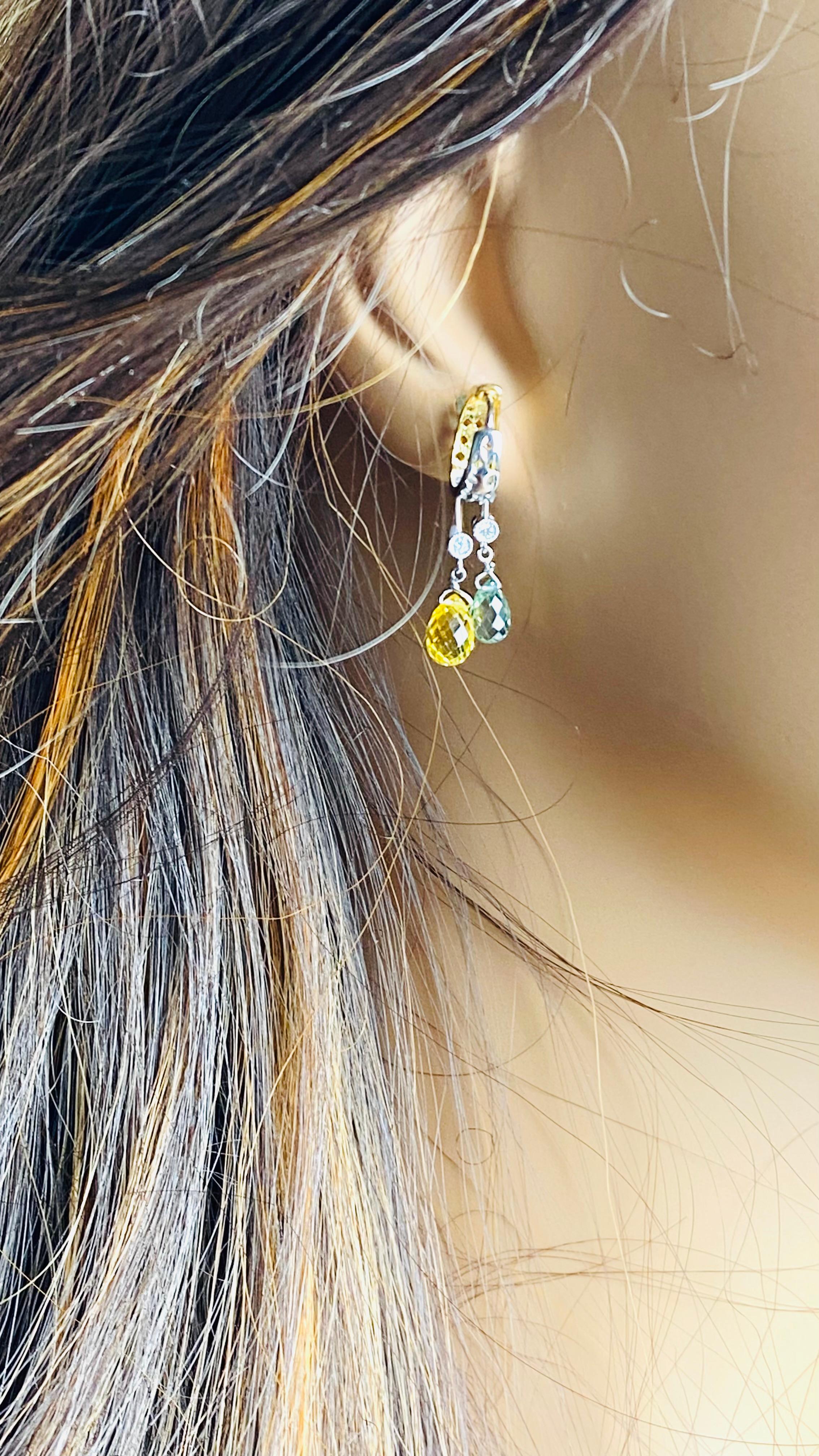 18K White Gold Diamond Yellow and Green Sapphire Briolette Drops Hoop Earrings In Good Condition For Sale In New York, NY