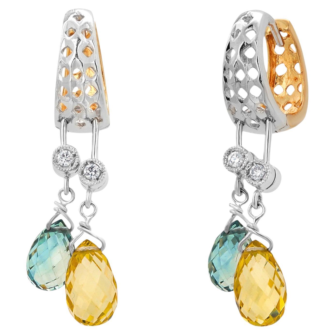 Boucles d
oreilles en or blanc 18K avec diamants, saphirs jaunes et verts, Briolette et gouttes.