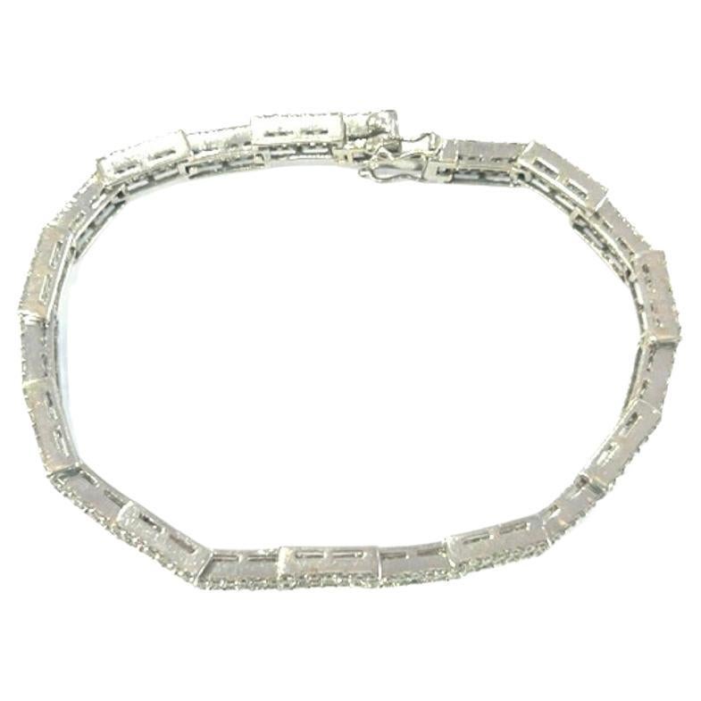 Bracciale Zig Zag con diamanti 18KWG 3,00 carati 

Se c'è un articolo che abbiamo visto in tutte le liste dei desideri, è il braccialetto da tennis. Questo look è sempre stato intramontabile e molto ambito, ma ora più che mai sono in cima alla lista