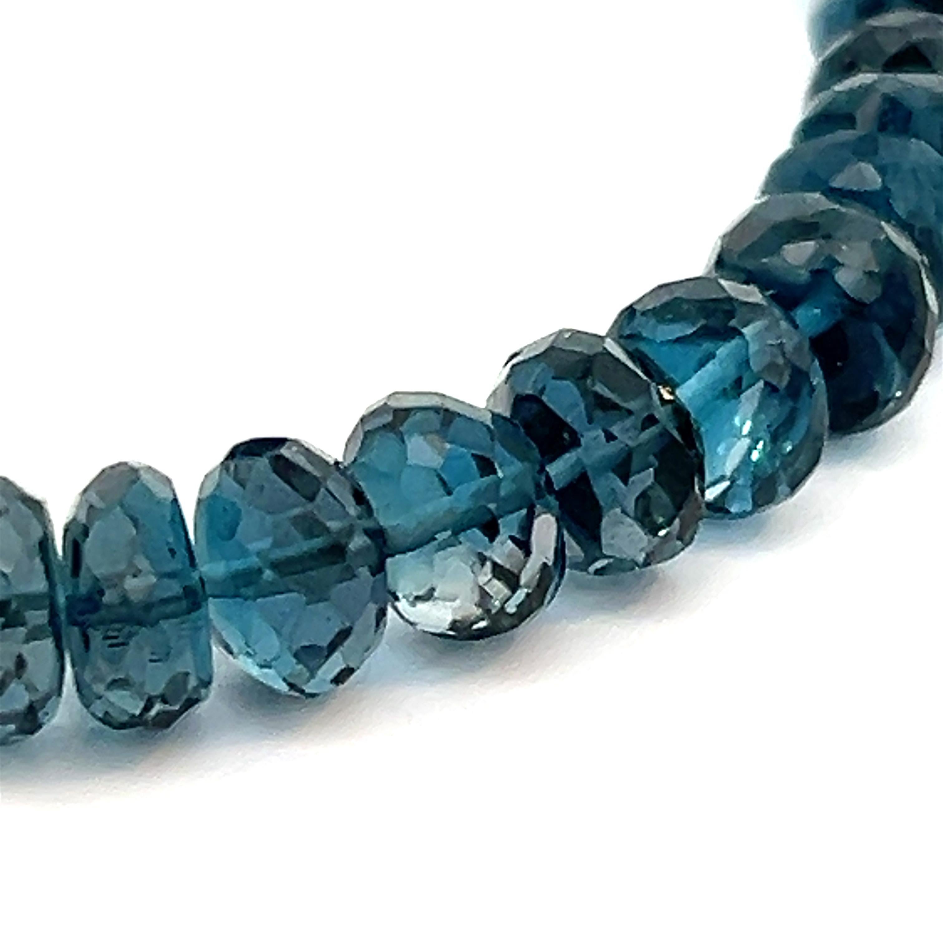 18k White Gold Diamonds And Gem Quality Blue Topaz Bead Bracelet In New Condition For Sale In New York, NY