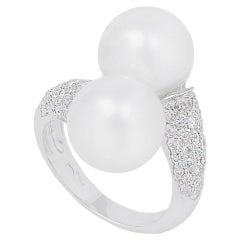 18k White Gold, Diamonds and Pearls Contrarié Ring