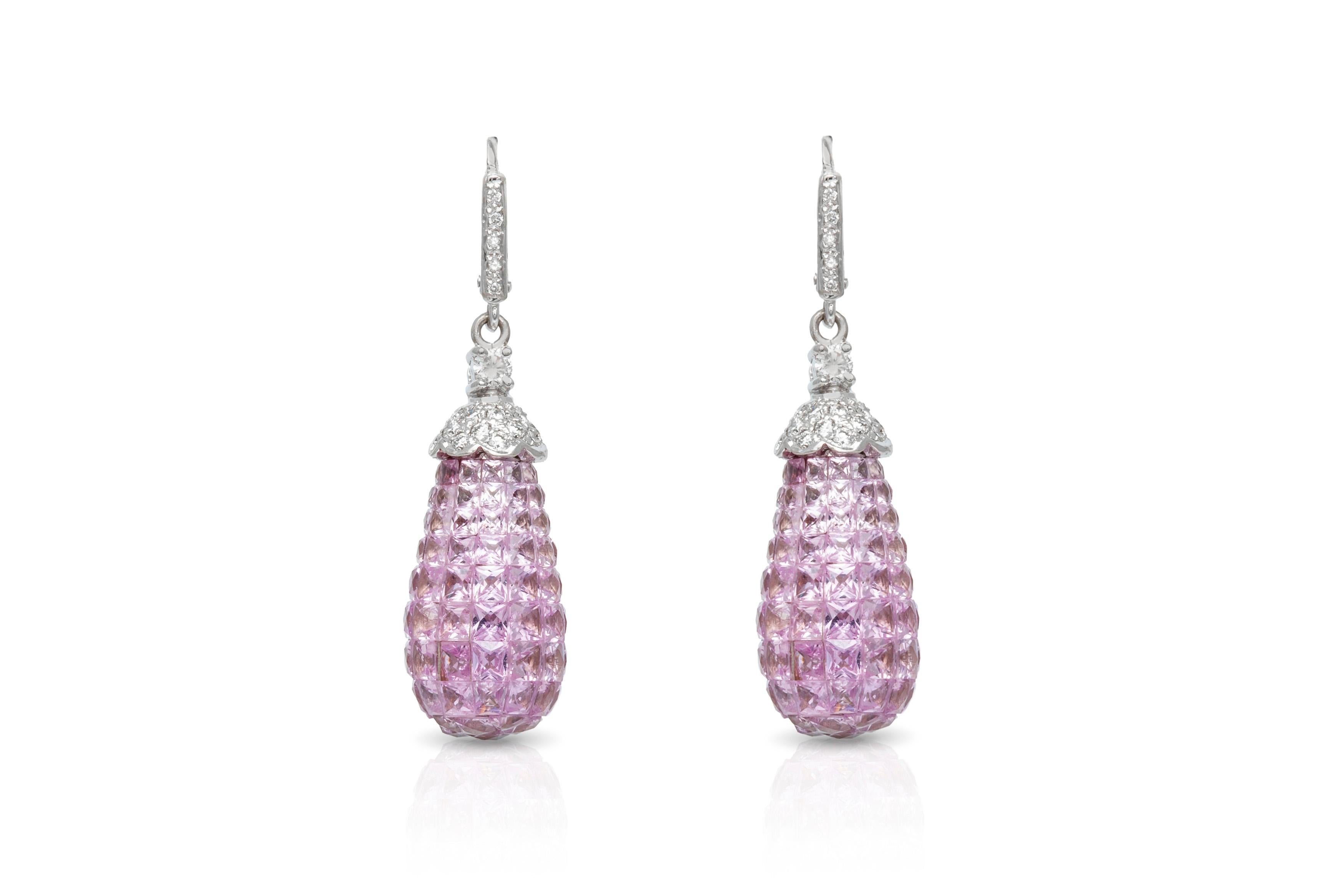 18 Karat White Gold Diamonds and Pink Sapphire Drop Earrings In Excellent Condition For Sale In New York, NY