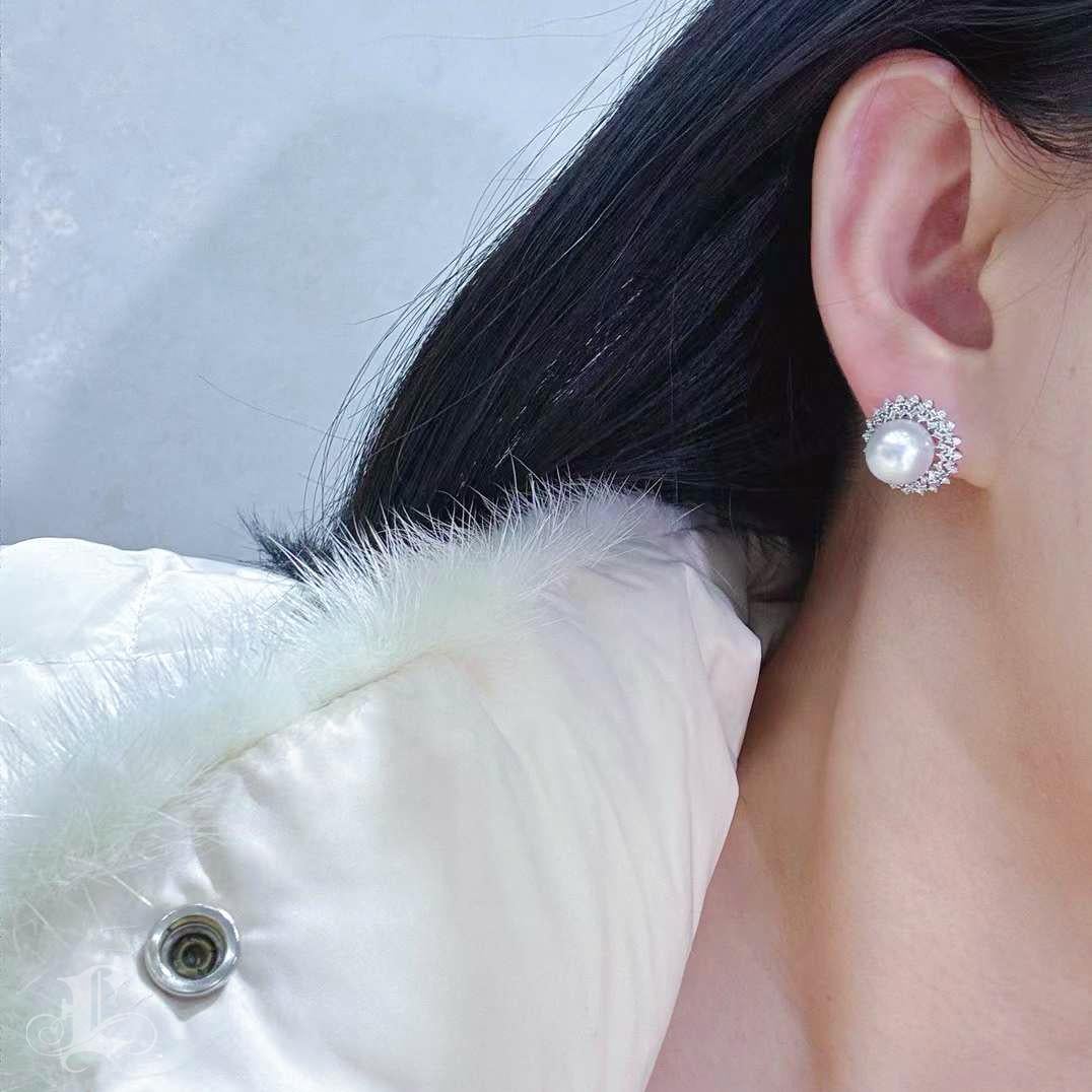 Uncut 【Crown Radiance】Regal Halo Aurora South Sea Pearl Diamond Stud Earrings For Sale