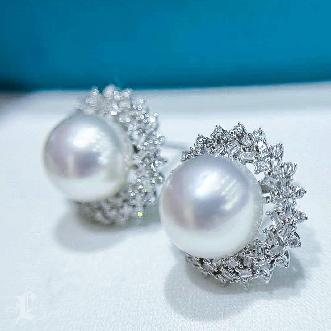 Women's 【Crown Radiance】Regal Halo Aurora South Sea Pearl Diamond Stud Earrings For Sale
