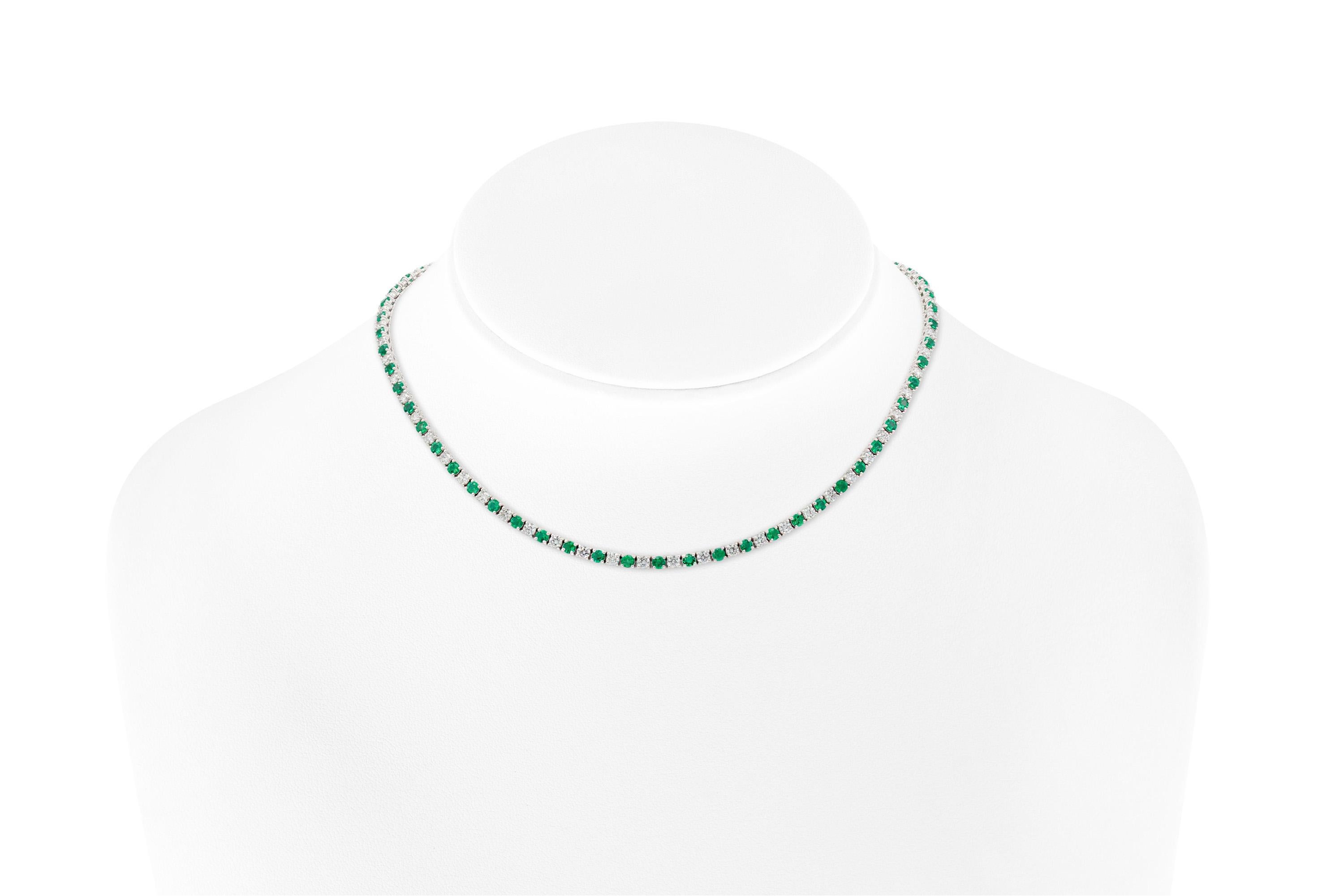 Round Cut 18K White Gold Diamonds & Green Emeralds Classic Tennis Necklace  For Sale