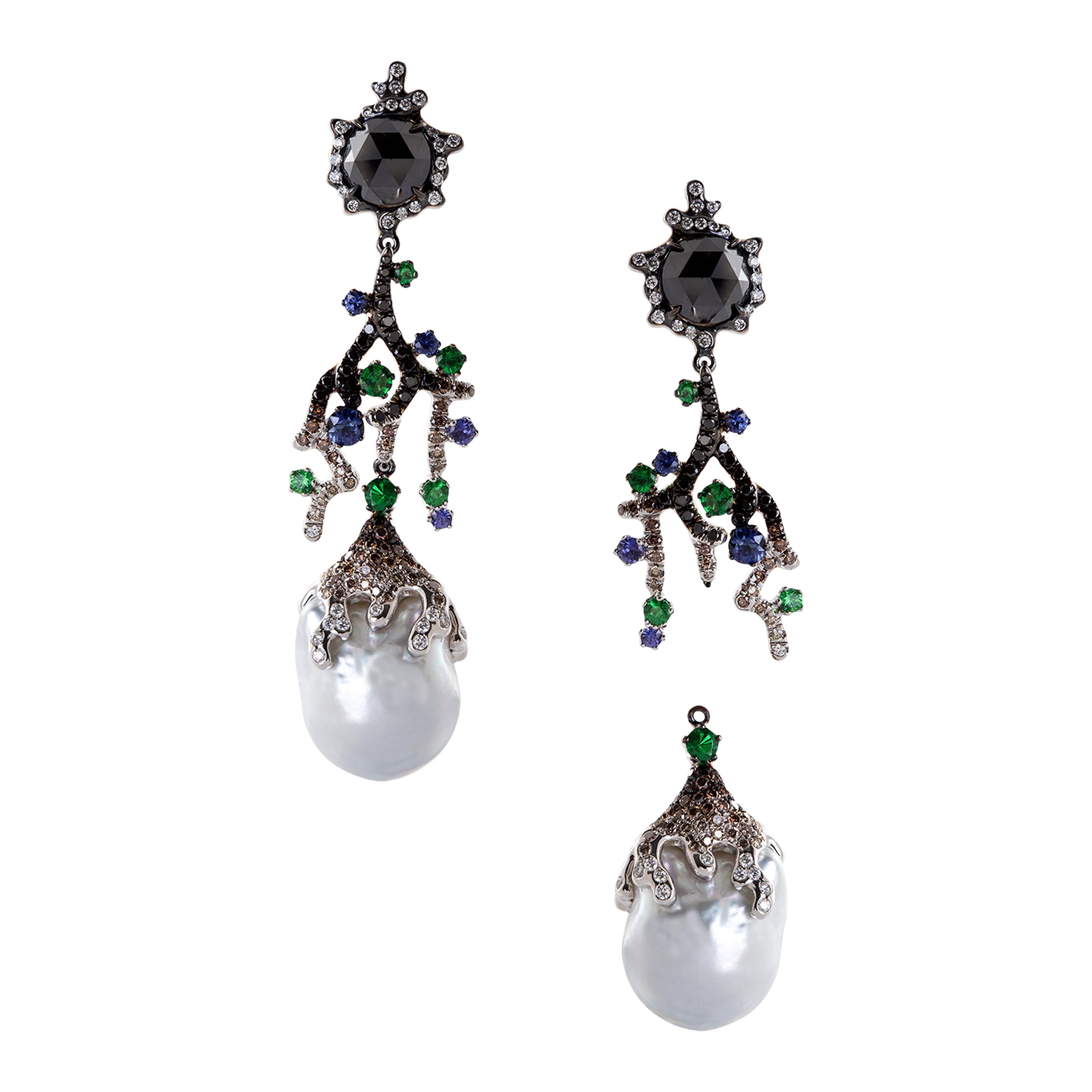 Boucles d'oreilles en or blanc 18 carats, diamants, saphirs violets, tsavorites et perles baroques
