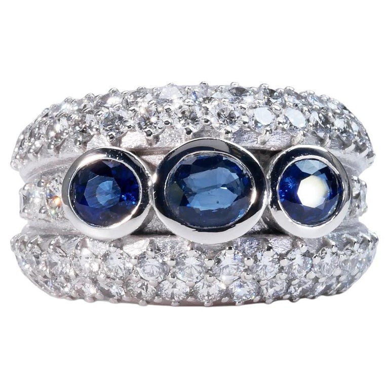 18K White gold Dome Ring with 4.70 ct Natural Sapphires and Diamonds - IGI Cert