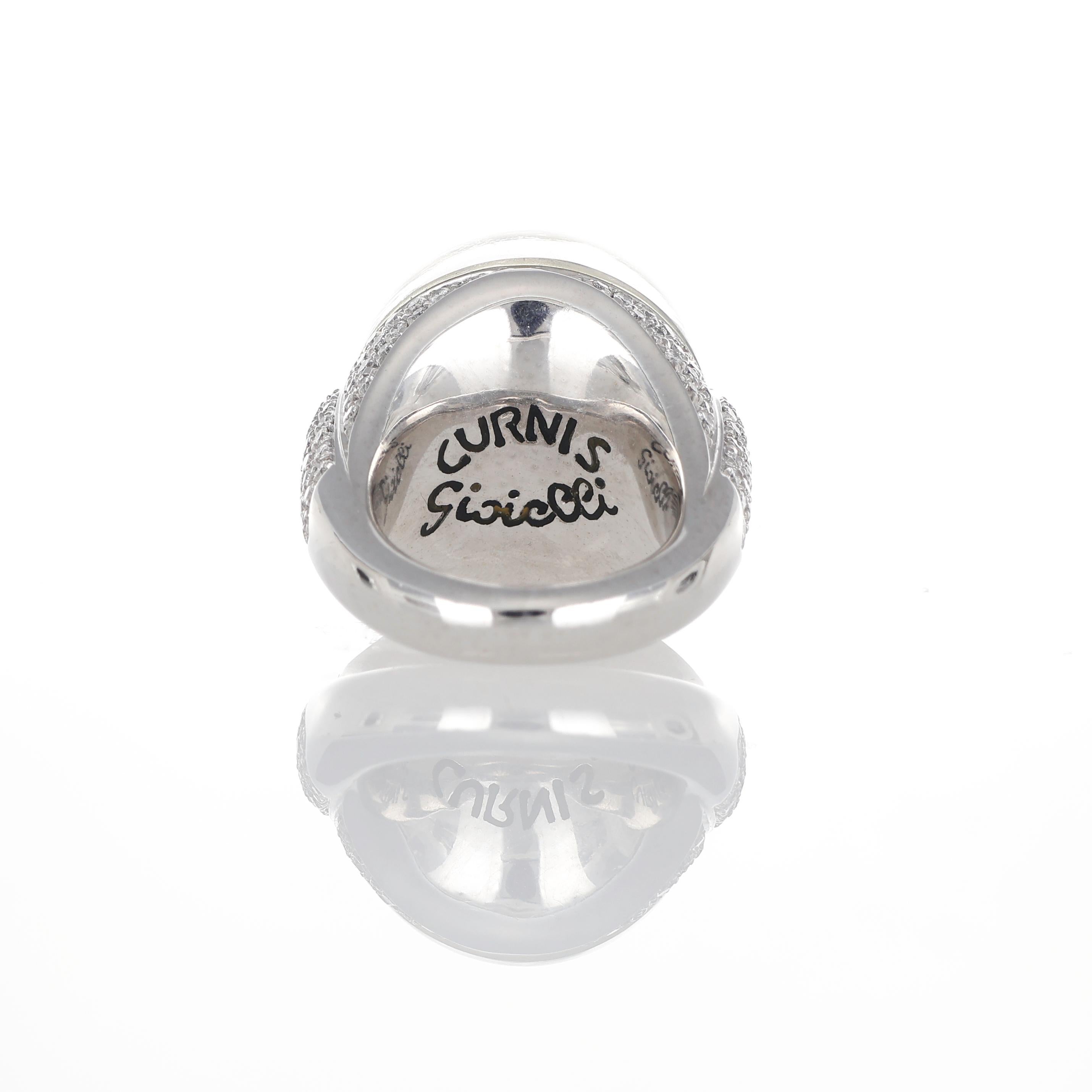 Anello a cupola in oro bianco 18 carati con fiore di cristallo e diamante in vendita 1