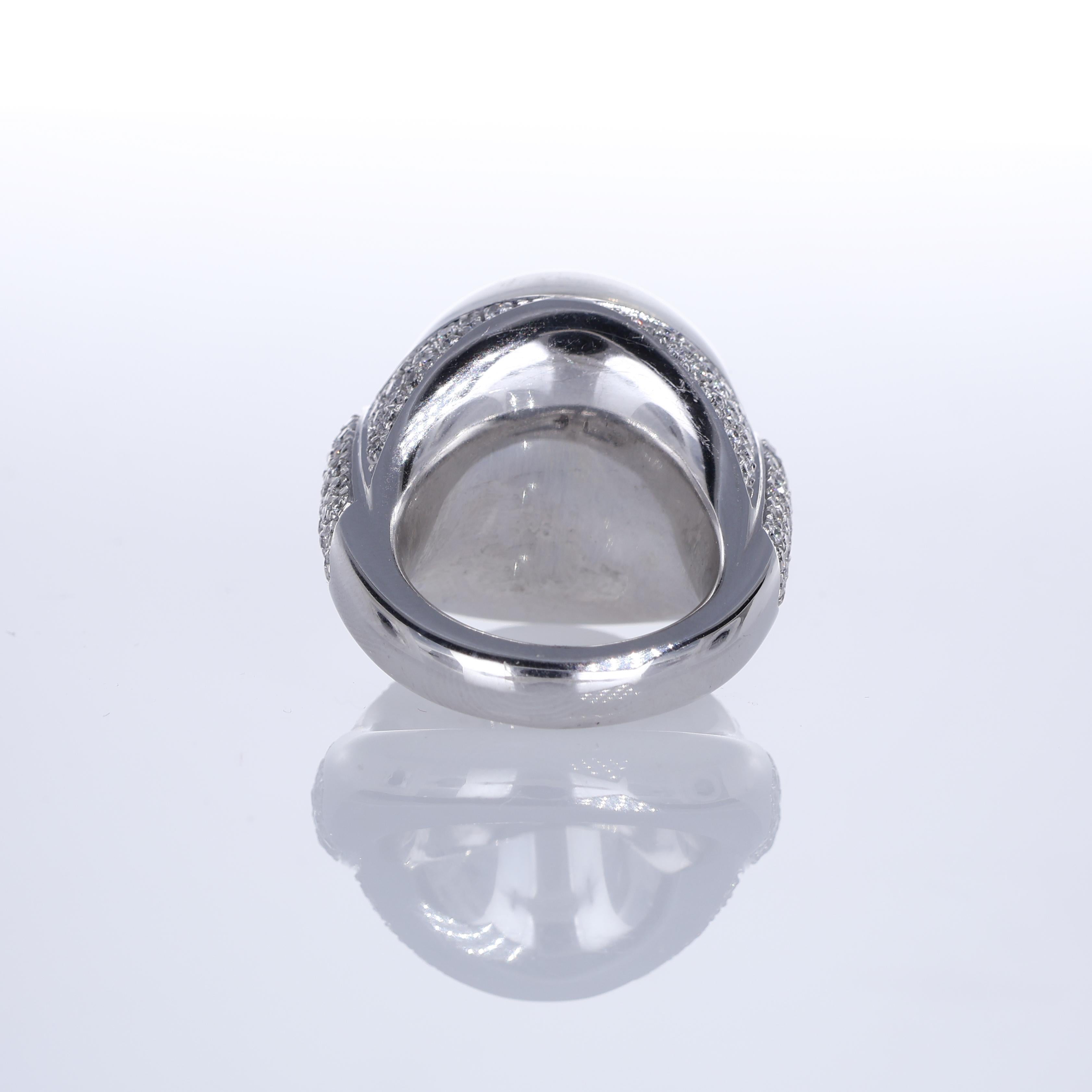 Women's or Men's 18K White Gold Dome Ring with Snowflake Pavé Diamonds For Sale