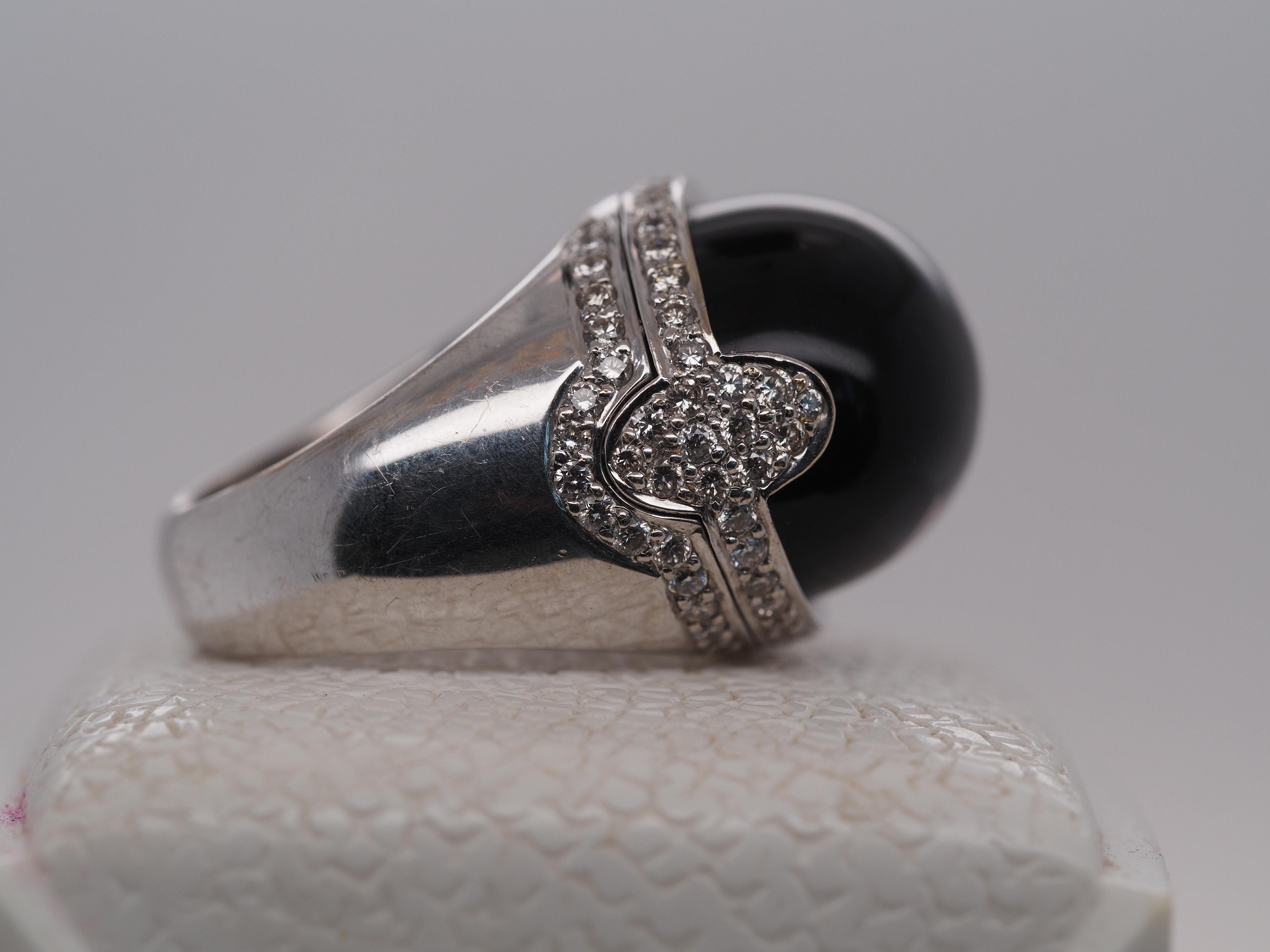 Round Cut 18k White Gold Domed Onyx and Diamond Statement Ring For Sale