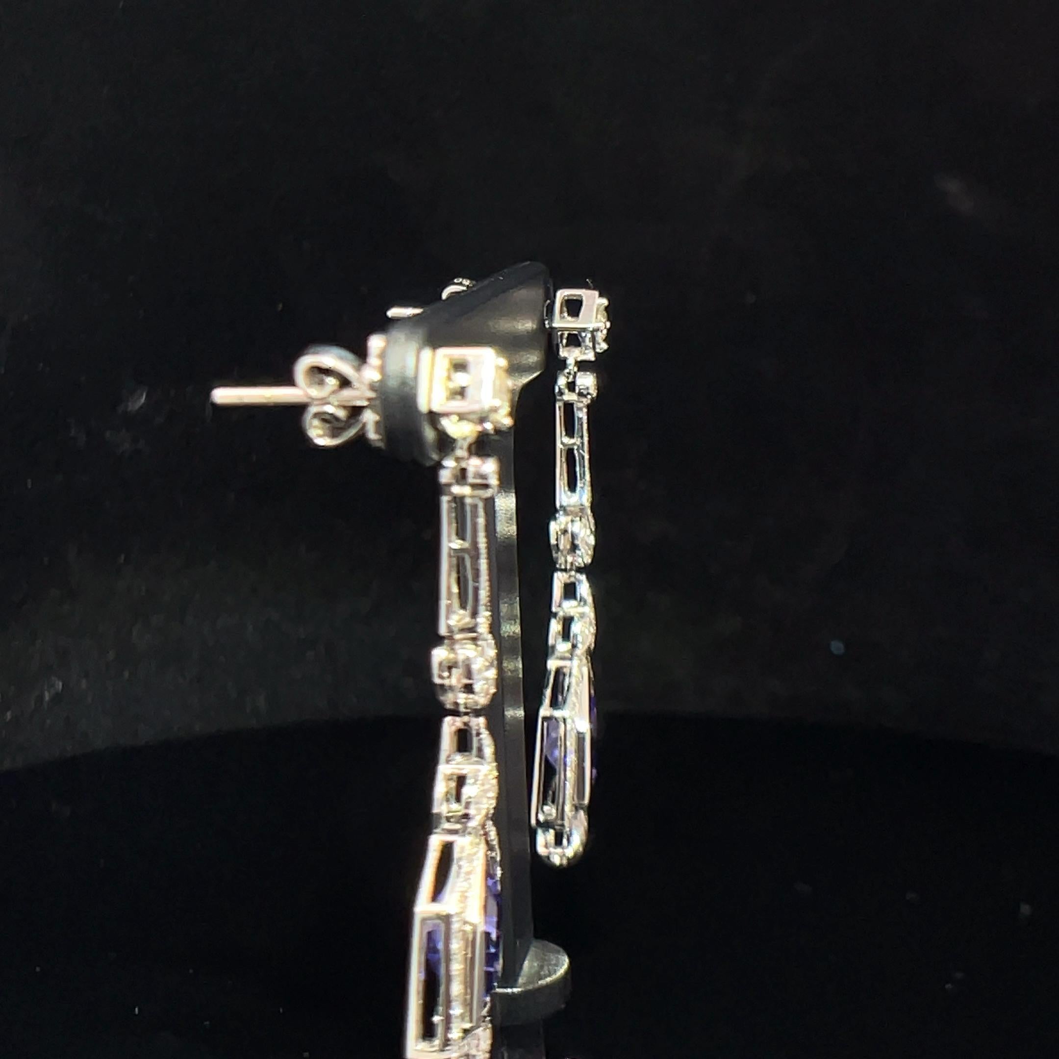 Orecchini a doppio pendente in oro bianco 18k con tanzanite e diamanti in vendita 4