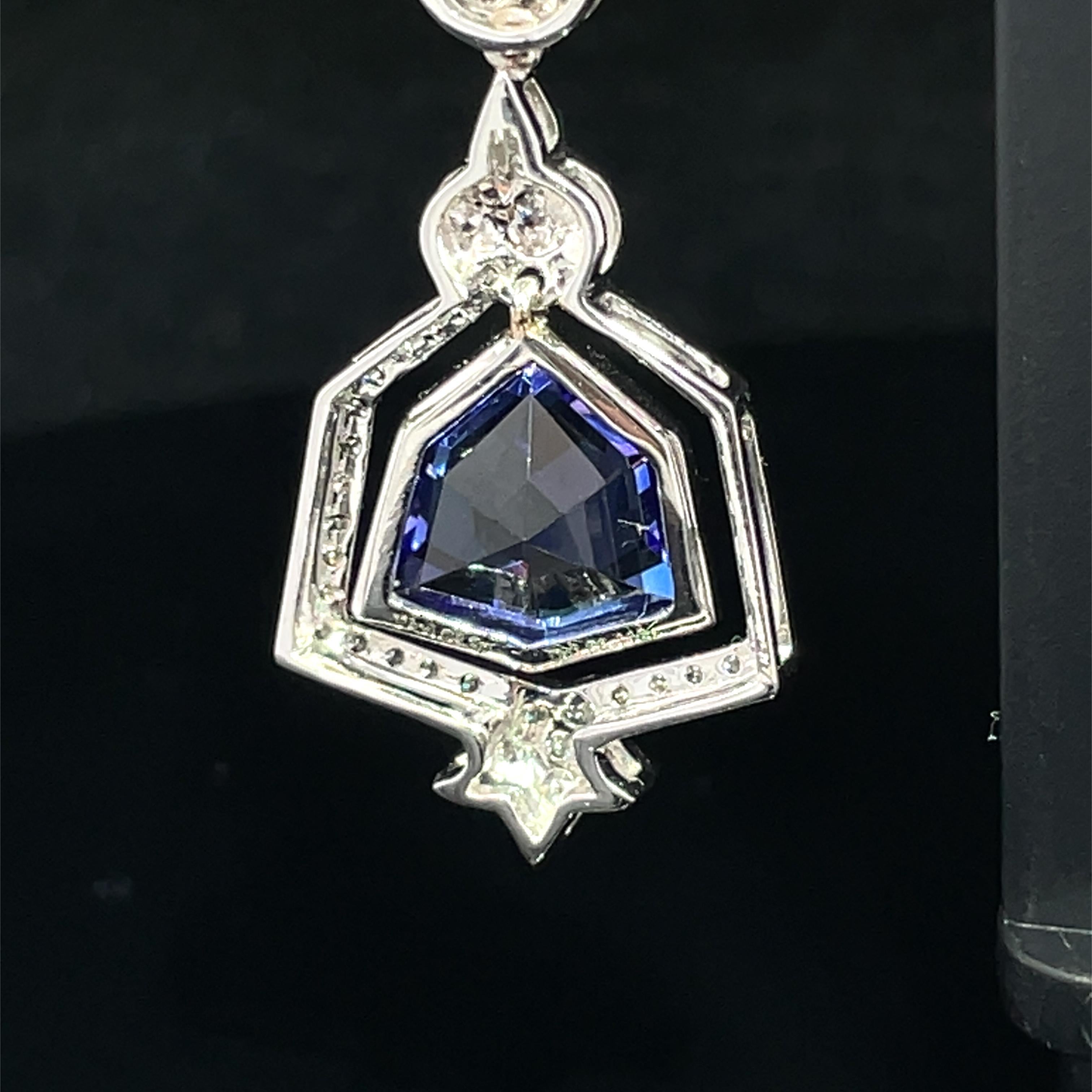 Moderno Orecchini a doppio pendente in oro bianco 18k con tanzanite e diamanti in vendita