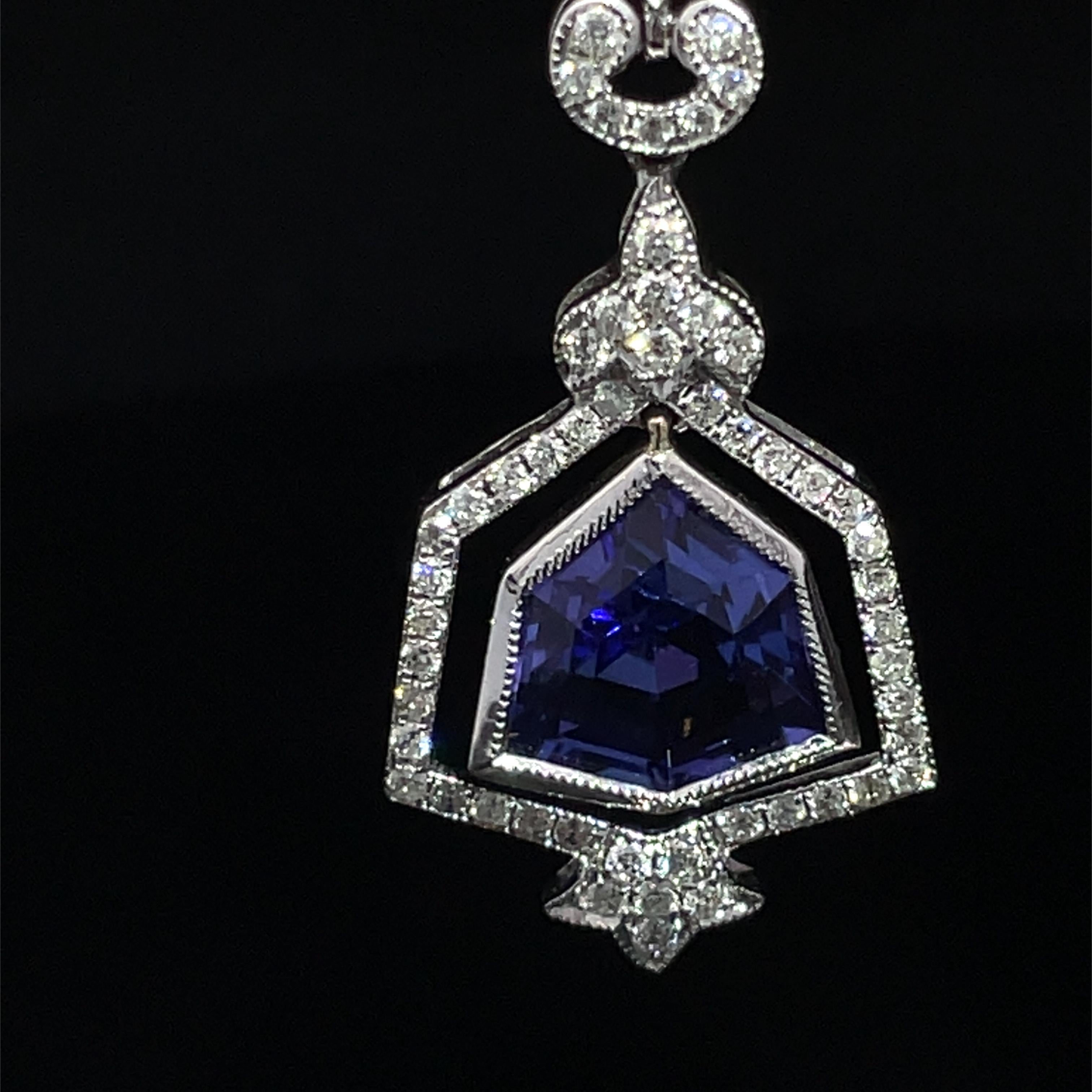 Orecchini a doppio pendente in oro bianco 18k con tanzanite e diamanti In condizioni Nuovo in vendita a New York, NY