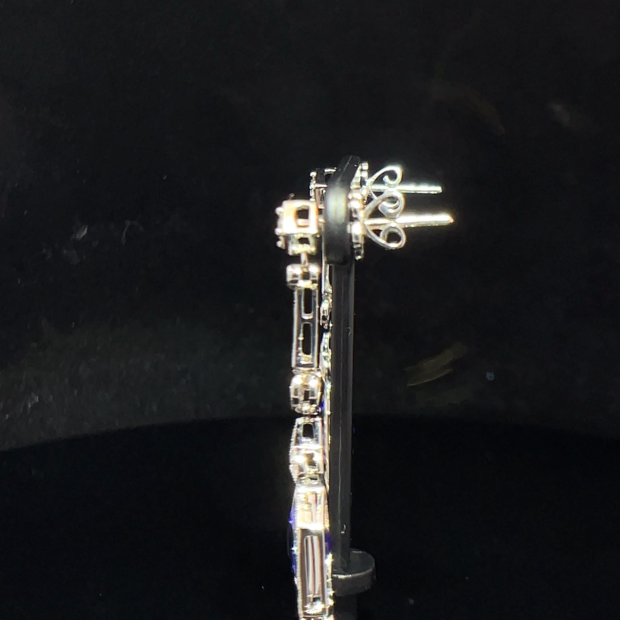 Orecchini a doppio pendente in oro bianco 18k con tanzanite e diamanti in vendita 2
