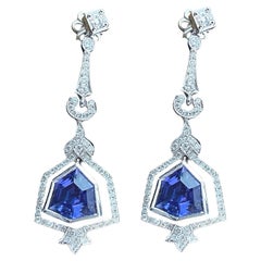 Orecchini a doppio pendente in oro bianco 18k con tanzanite e diamanti