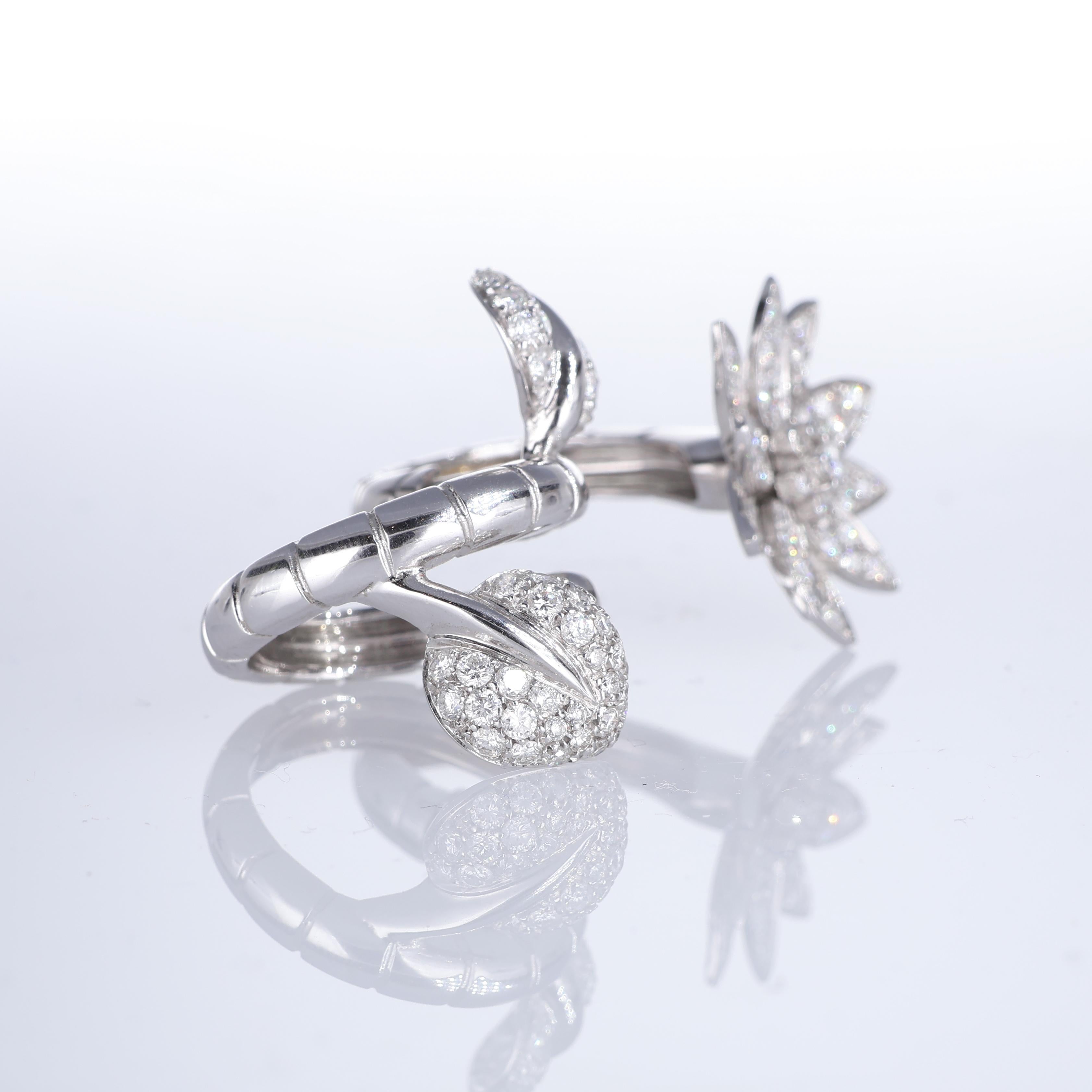 18K White Gold Double-Finger Ring with Diamond Pavé Flower and Leaves For Sale 6