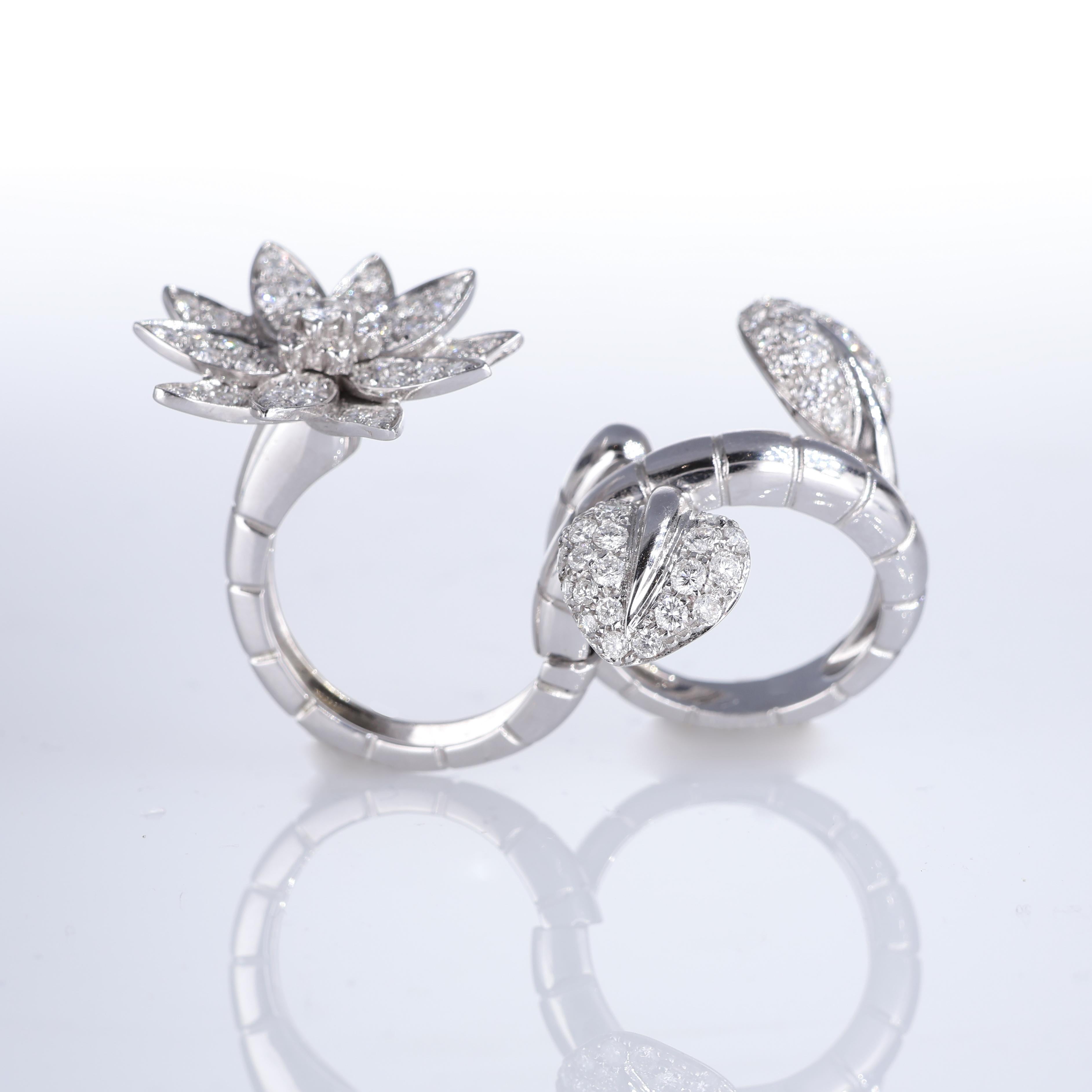 18K White Gold Double-Finger Ring with Diamond Pavé Flower and Leaves For Sale 7