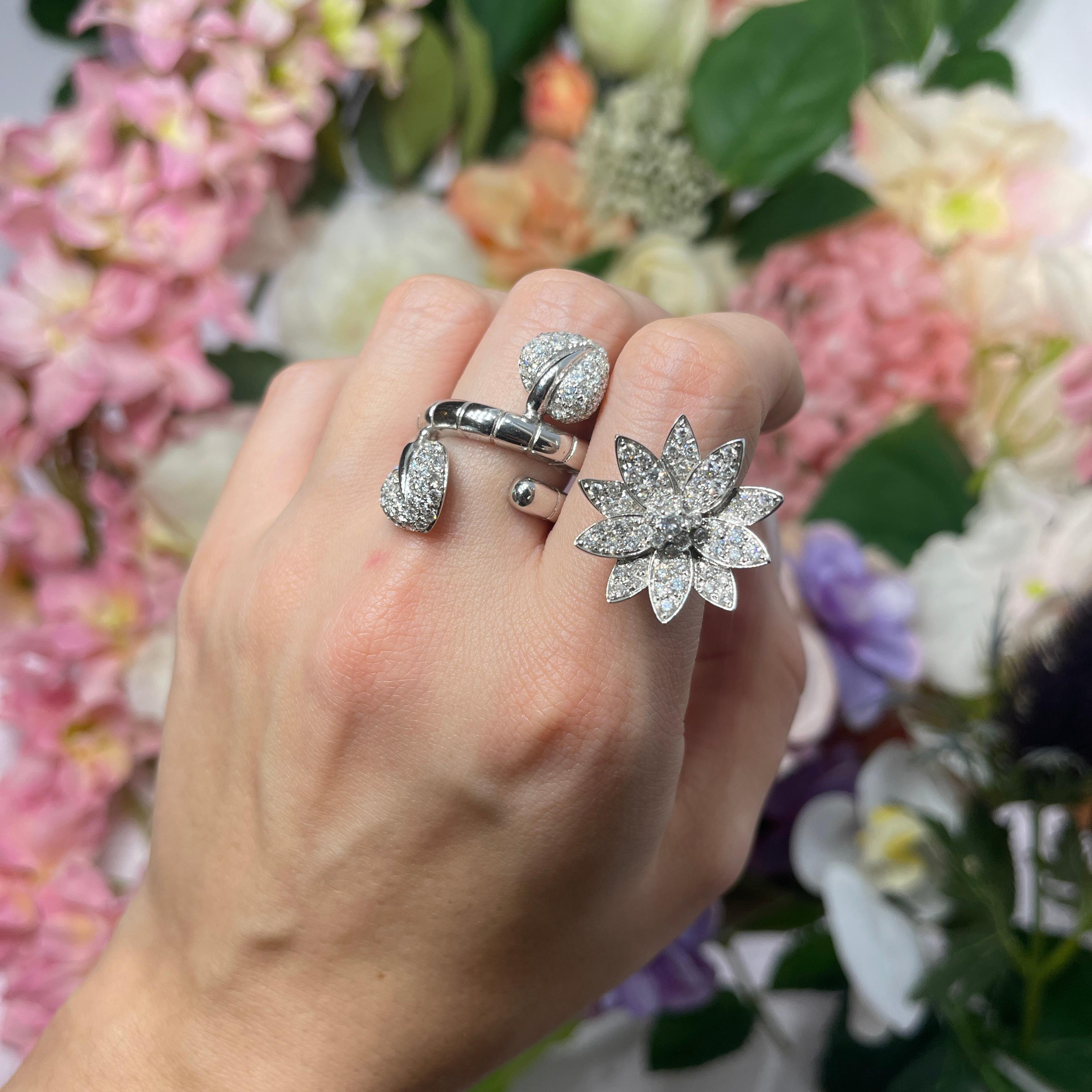 18K White Gold Double-Finger Ring with Diamond Pavé Flower and Leaves For Sale 13