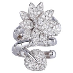 Anillo Doble Dedo de Oro Blanco de 18 K con Pavé de Diamantes Flor y Hojas