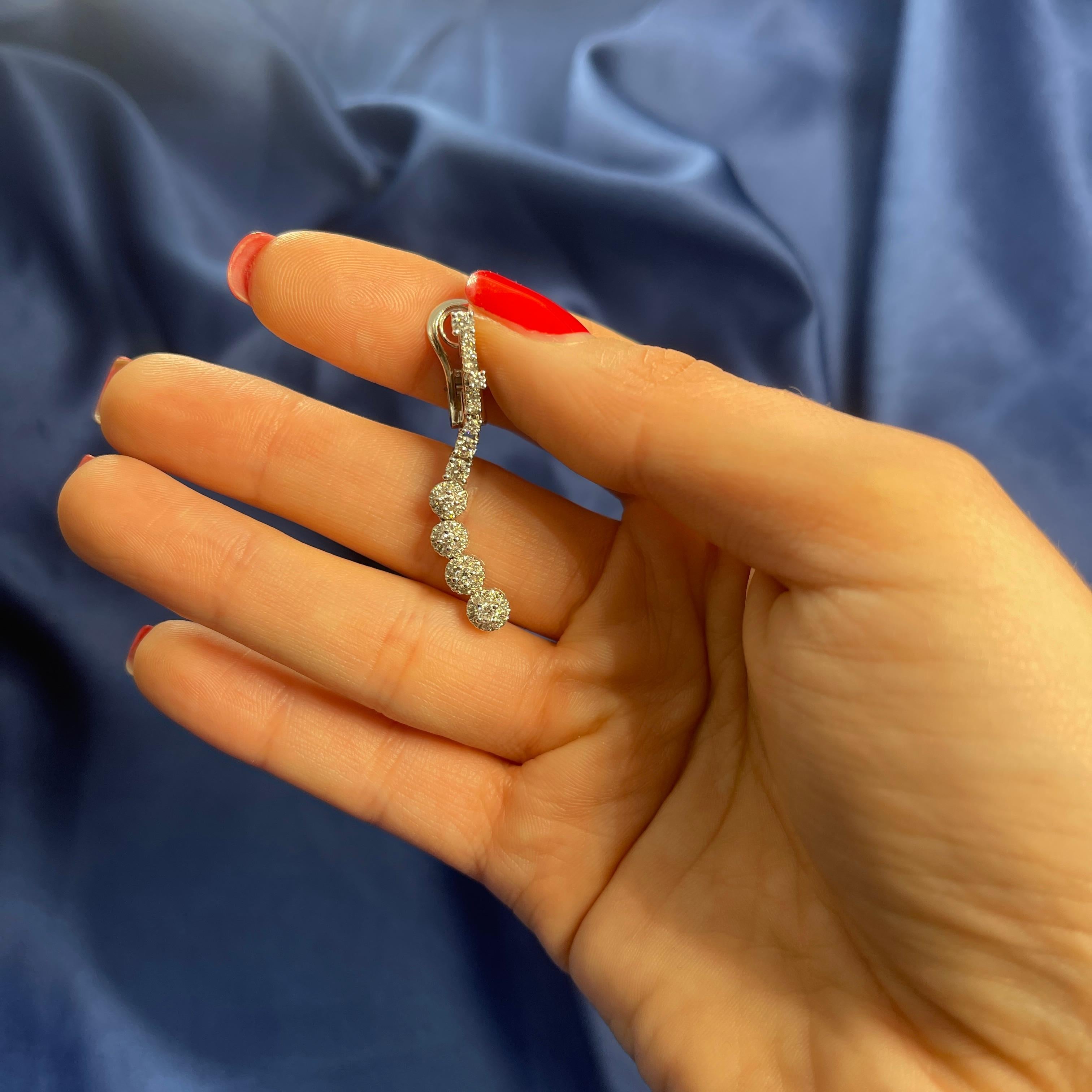 Women's or Men's 18K White Gold Drop Earrings with 1.32 Carats of Natural Diamonds For Sale