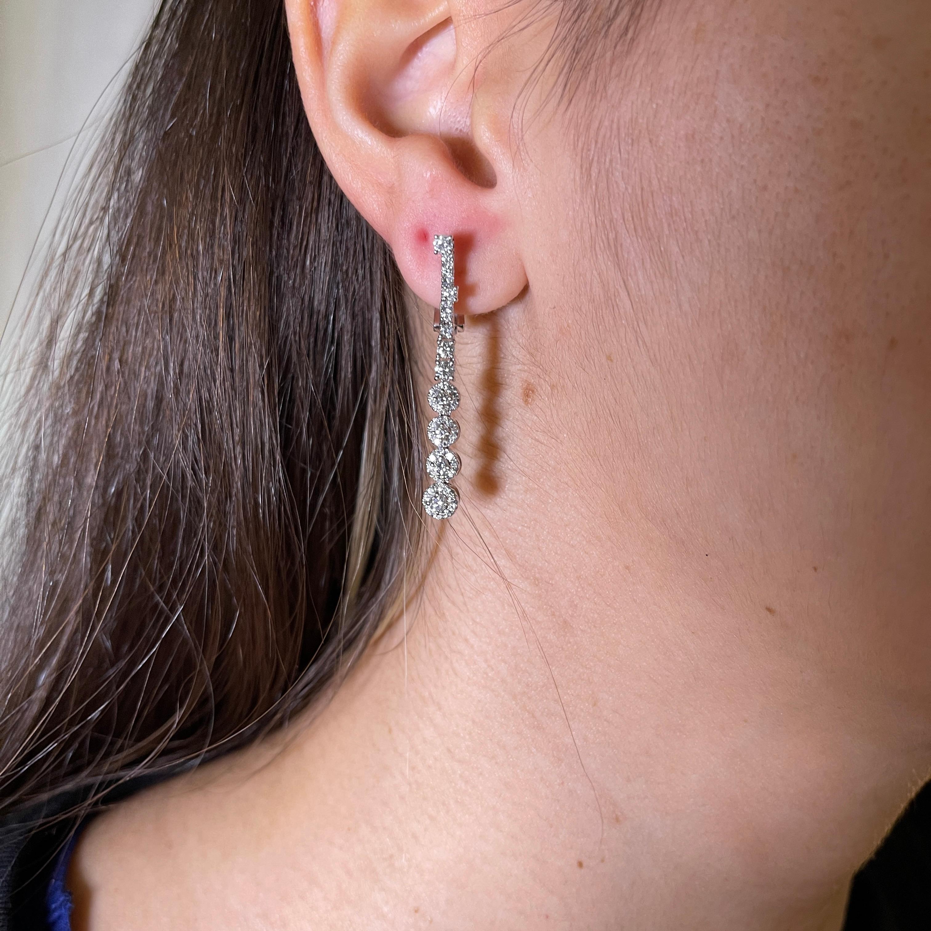 18K White Gold Drop Earrings with 1.32 Carats of Natural Diamonds For Sale 3