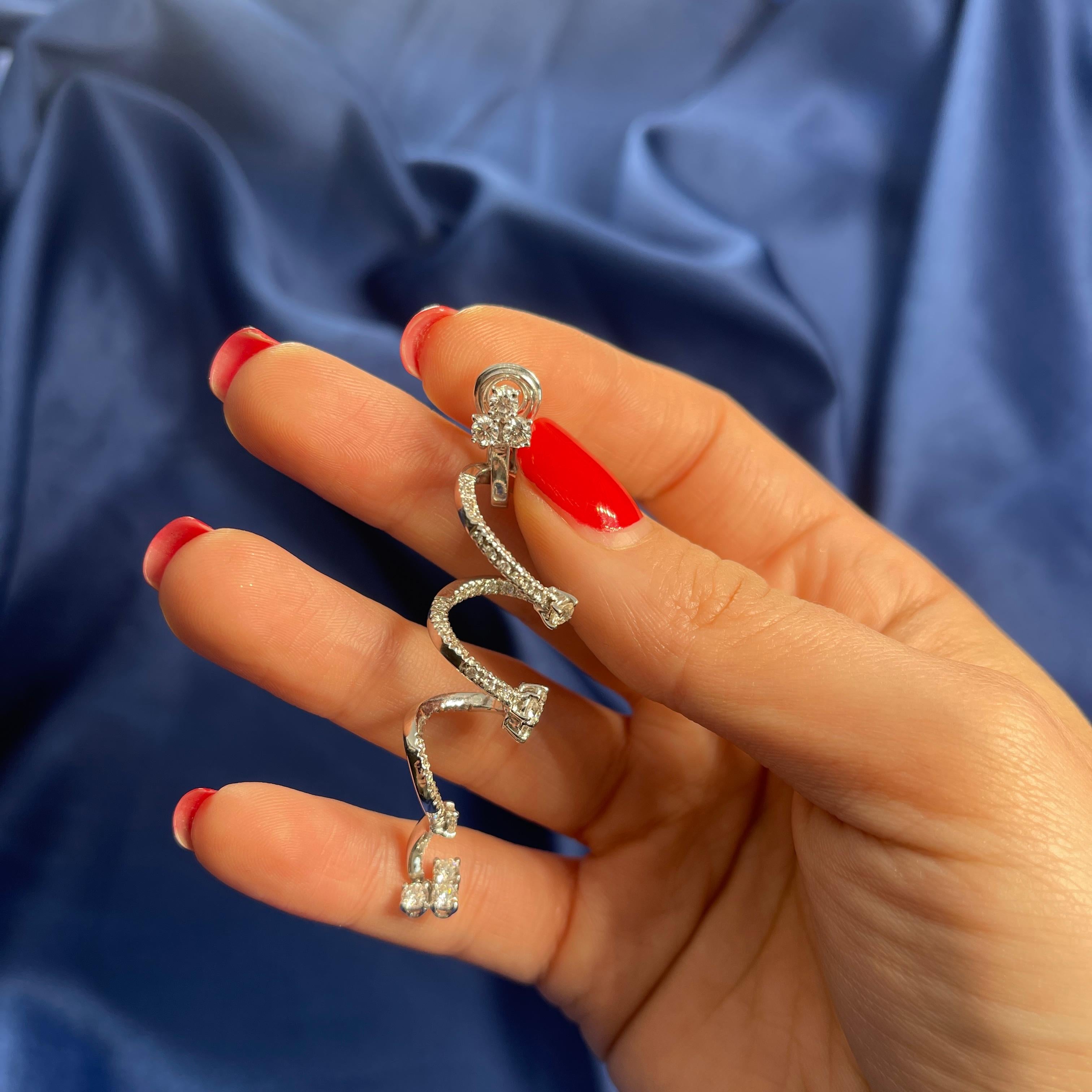 18K White Gold Drop Earrings with 4.3 Carats of White Diamonds For Sale 1