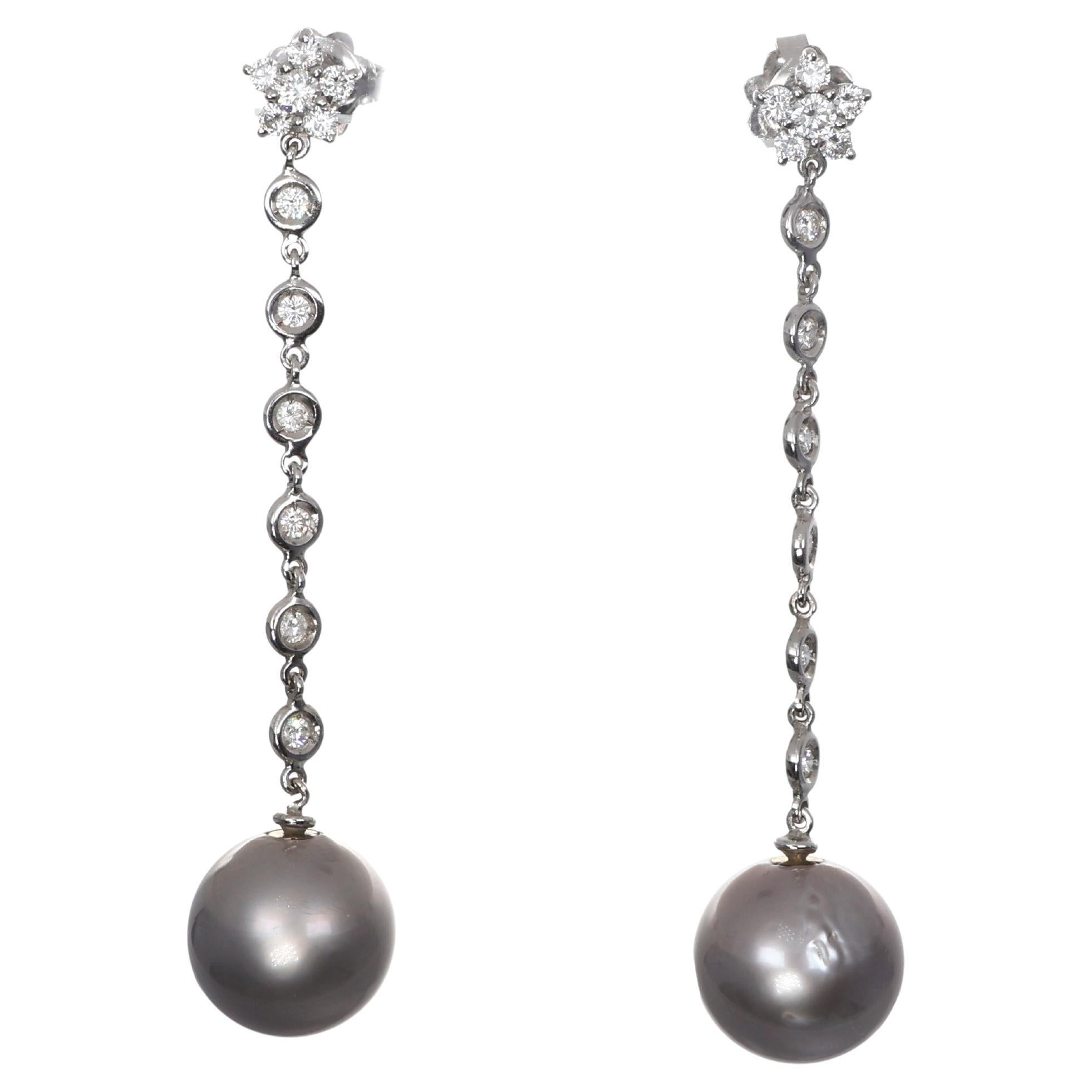 18K White Gold Drop Earrings with Diamonds and Detachable Gray Pearls For Sale