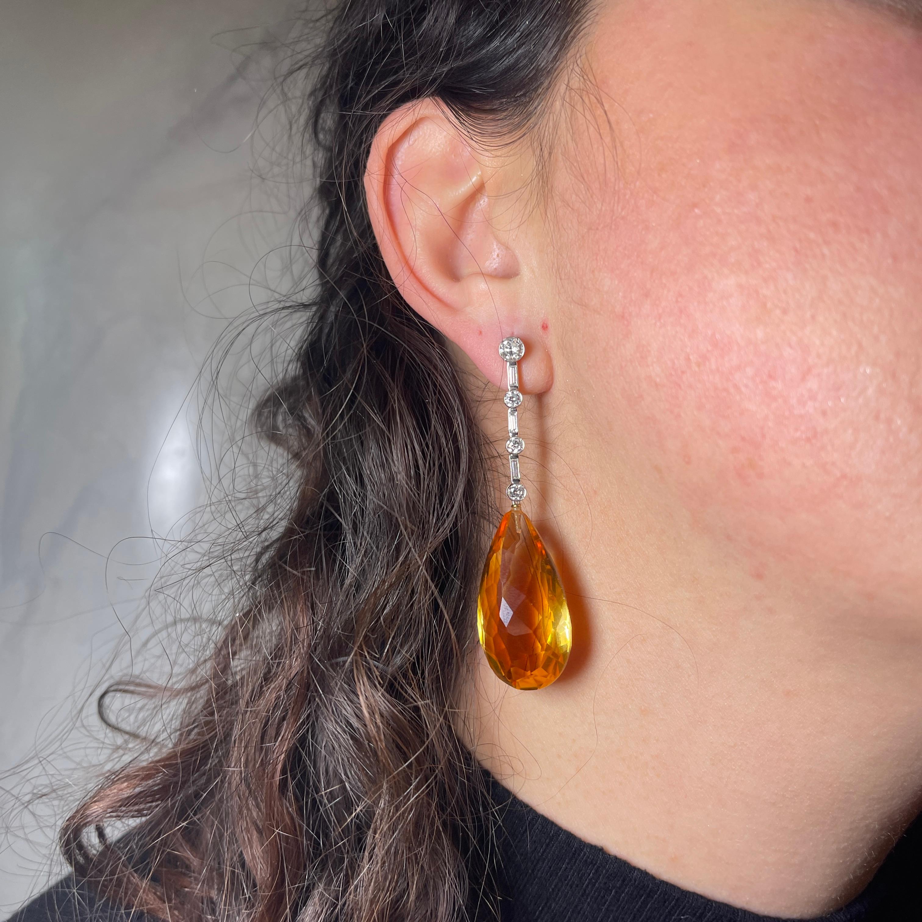 18K White Gold Drop Earrings with Natural Yellow Topaz and Diamonds In New Condition For Sale In Bergamo, BG