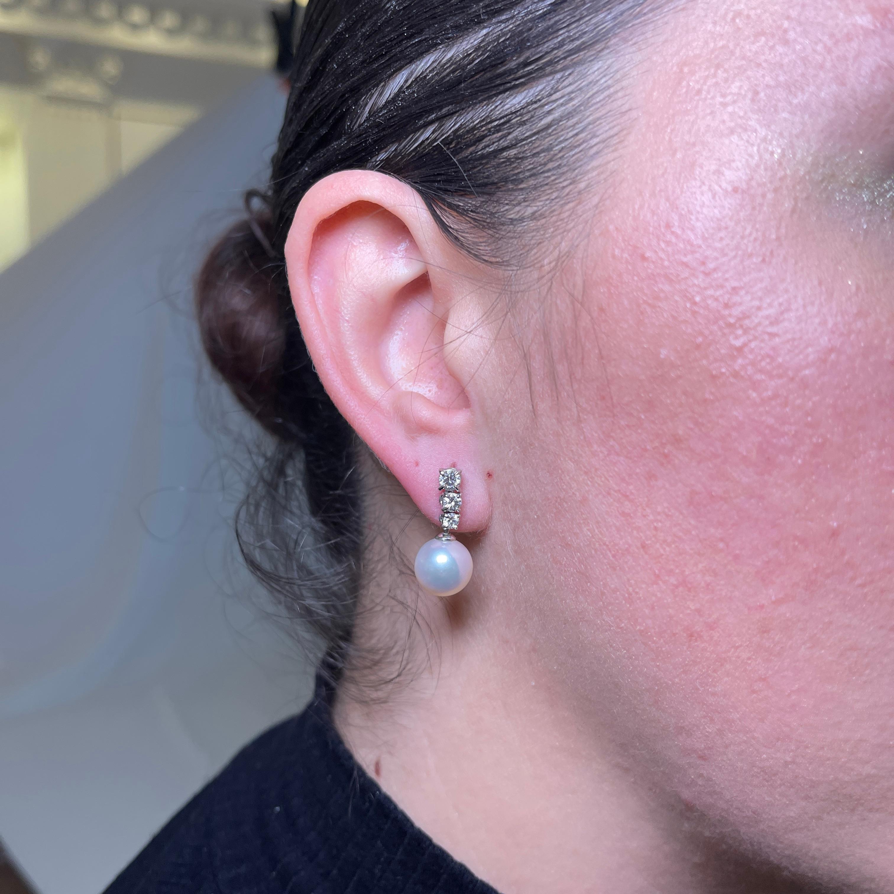 18K White Gold Drop Earrings with Pearls and Diamonds In New Condition For Sale In Bergamo, BG