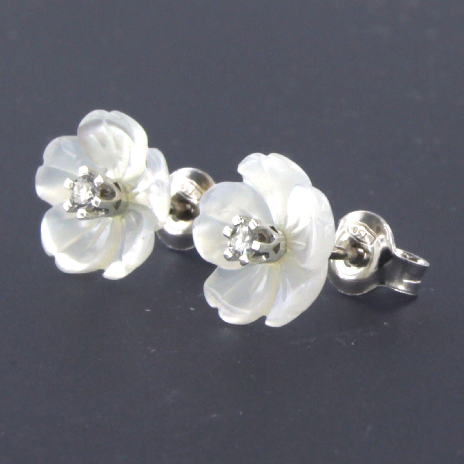 Women's 18k white gold ear studs with flower shaped white agate and diamond For Sale