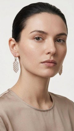 Orecchino in oro bianco 18 carati con diamante