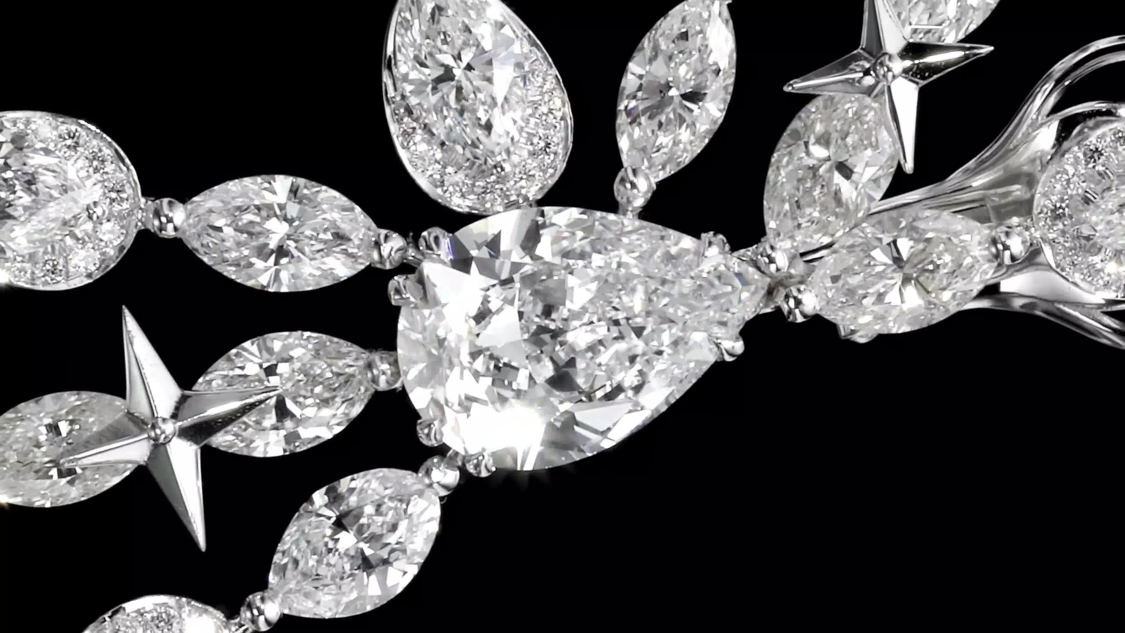 18K White Gold Earrings, 2 Pear-Shaped Diamonds 6.23ct, D-E, IF, GIA CERTIFICATE For Sale 1