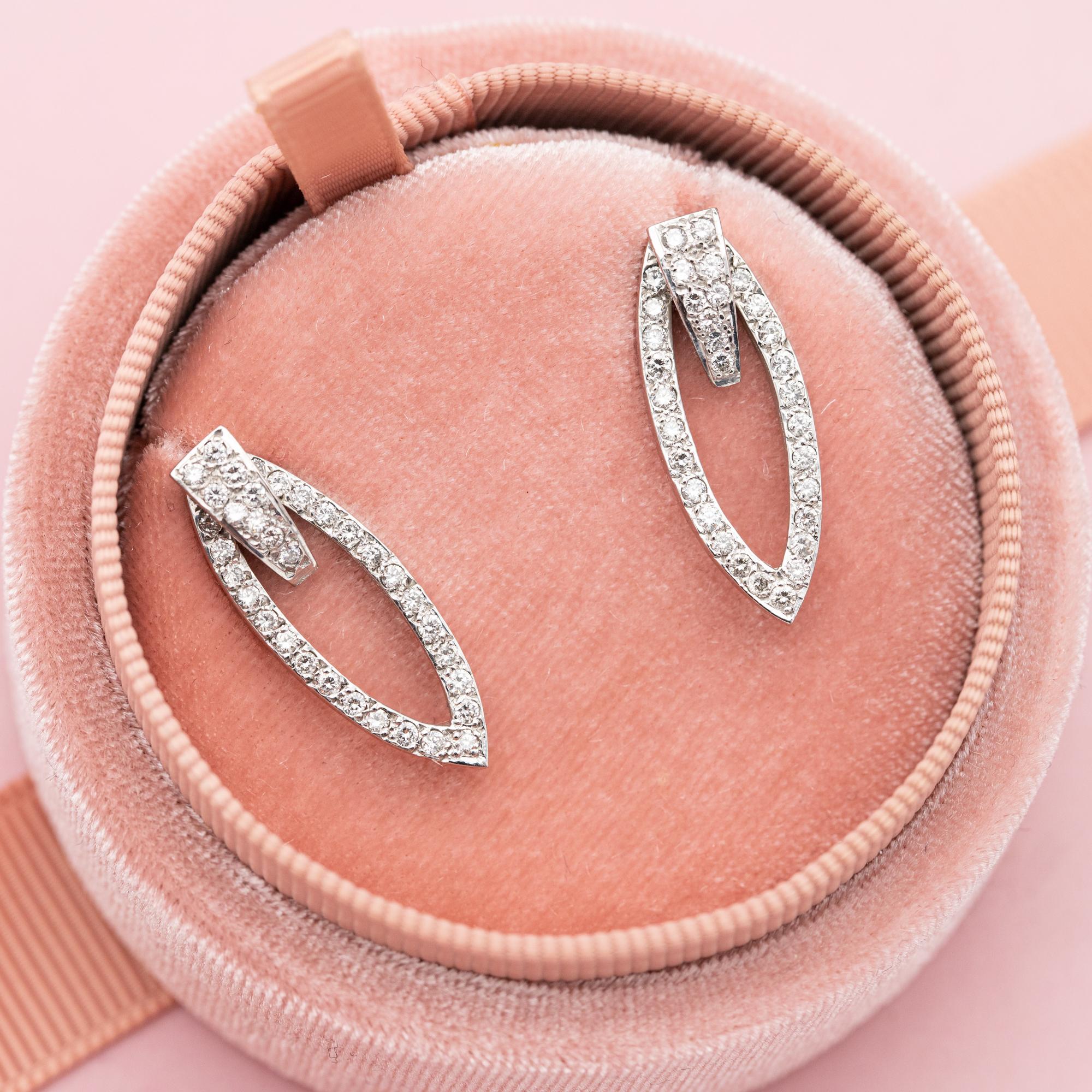 18K white gold earrings - Classic long marquise studs - Authentic diamond studs For Sale 1