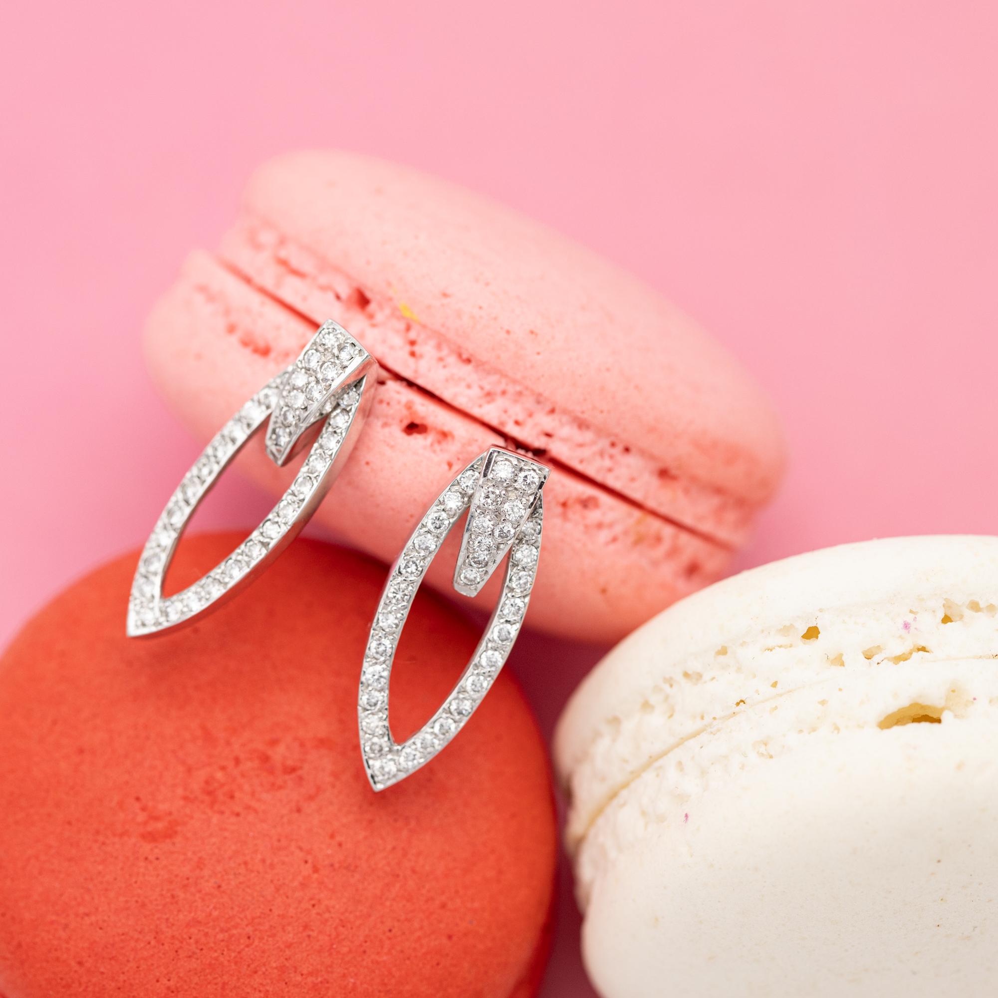 18K white gold earrings - Classic long marquise studs - Authentic diamond studs For Sale 2