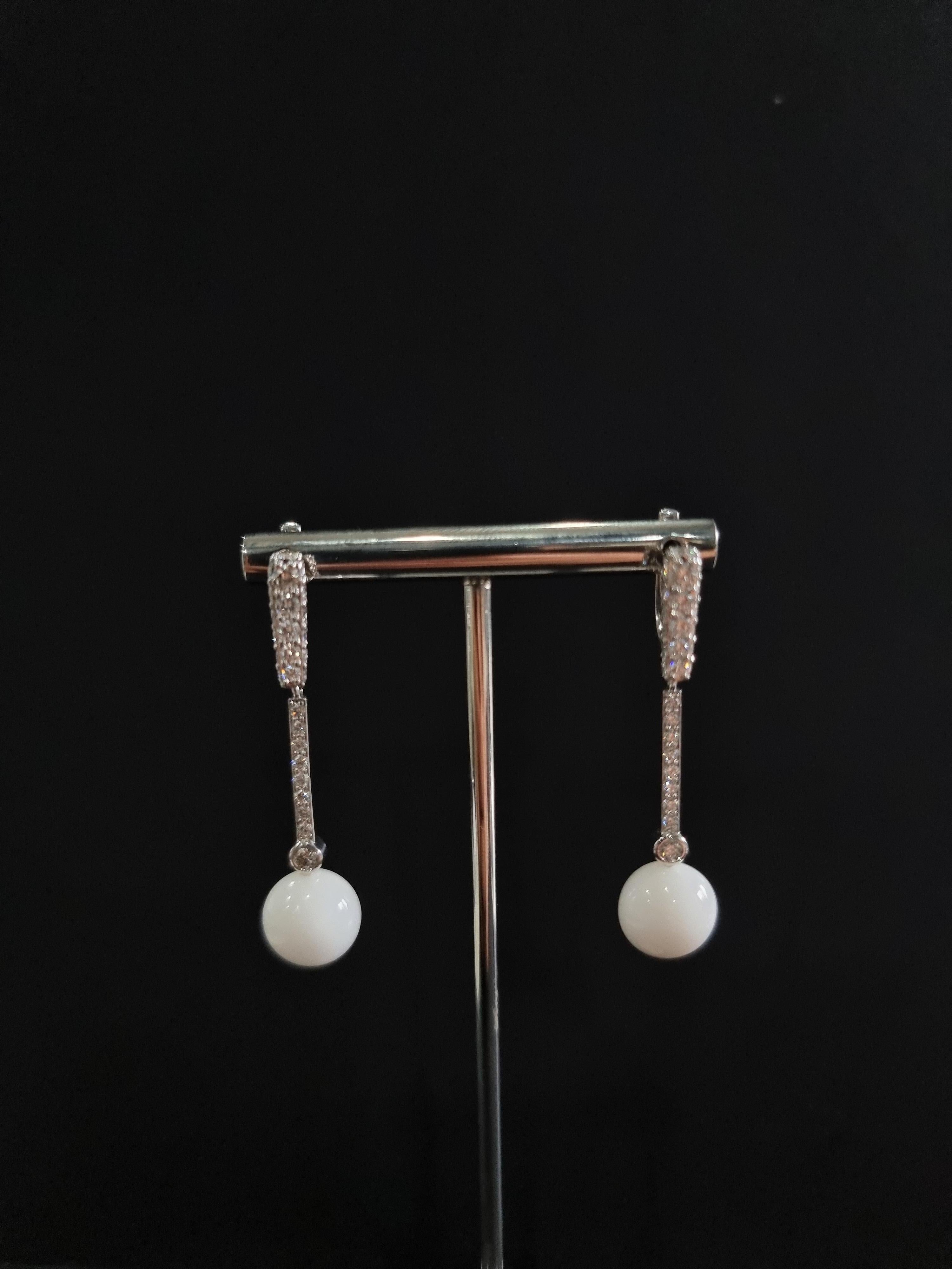 Donna Orecchini in oro bianco 18K con diamante e perla naturale rotonda in vendita