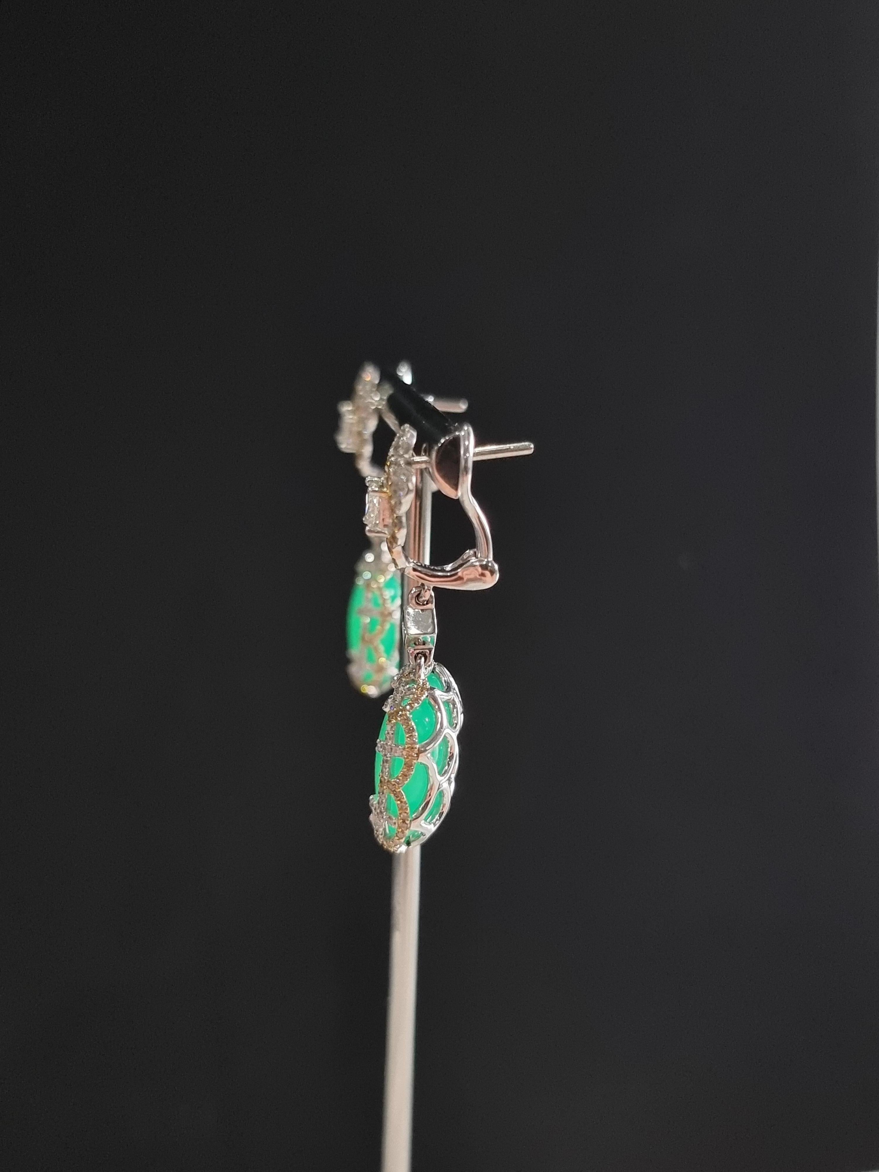 18K Weißgold Ohrringe Diamanten mit Kissen Chrysopras im Angebot 3