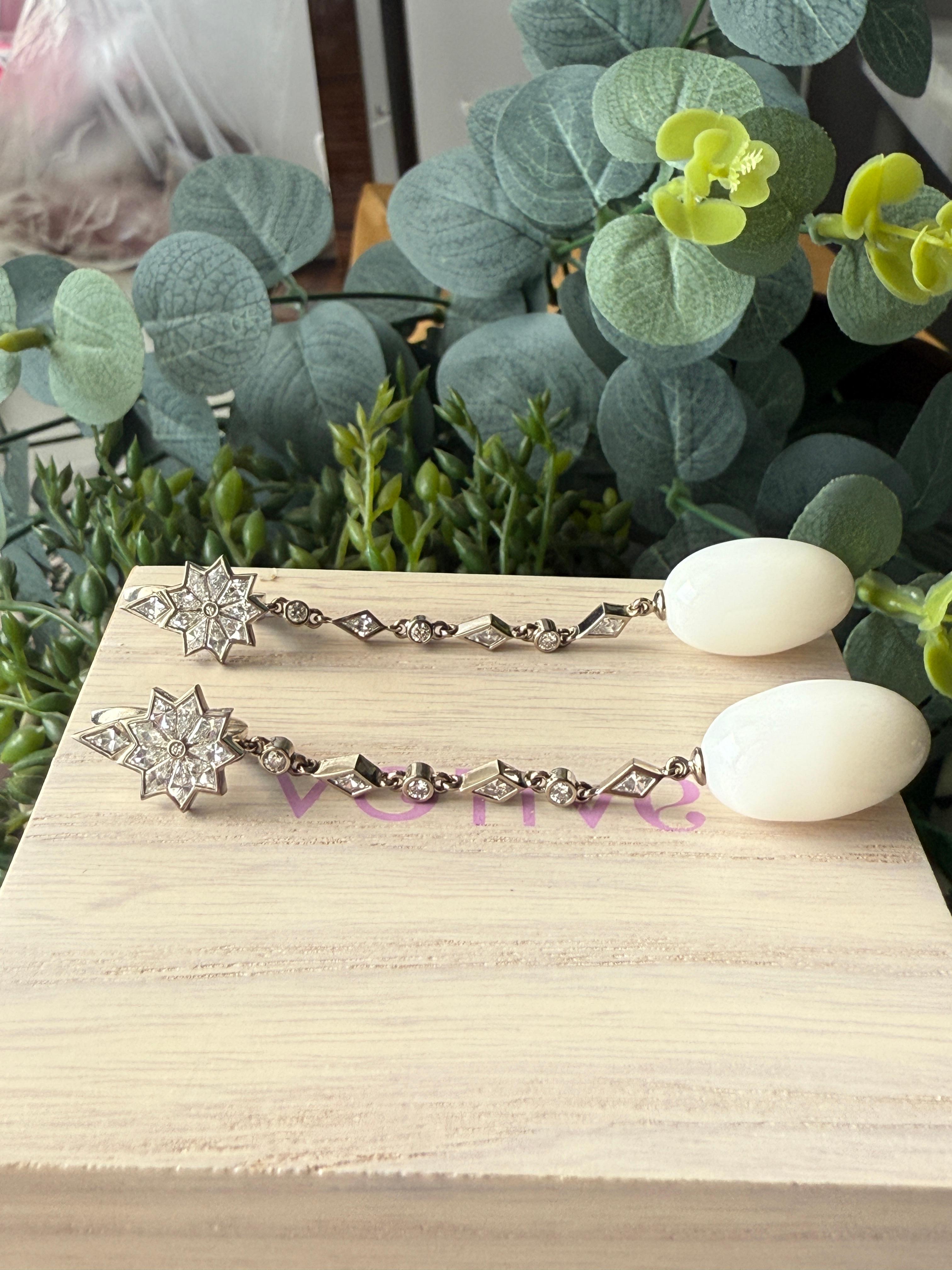 Pear Cut 18K White Gold Earrings Star Diamond and Natural Pearl For Sale