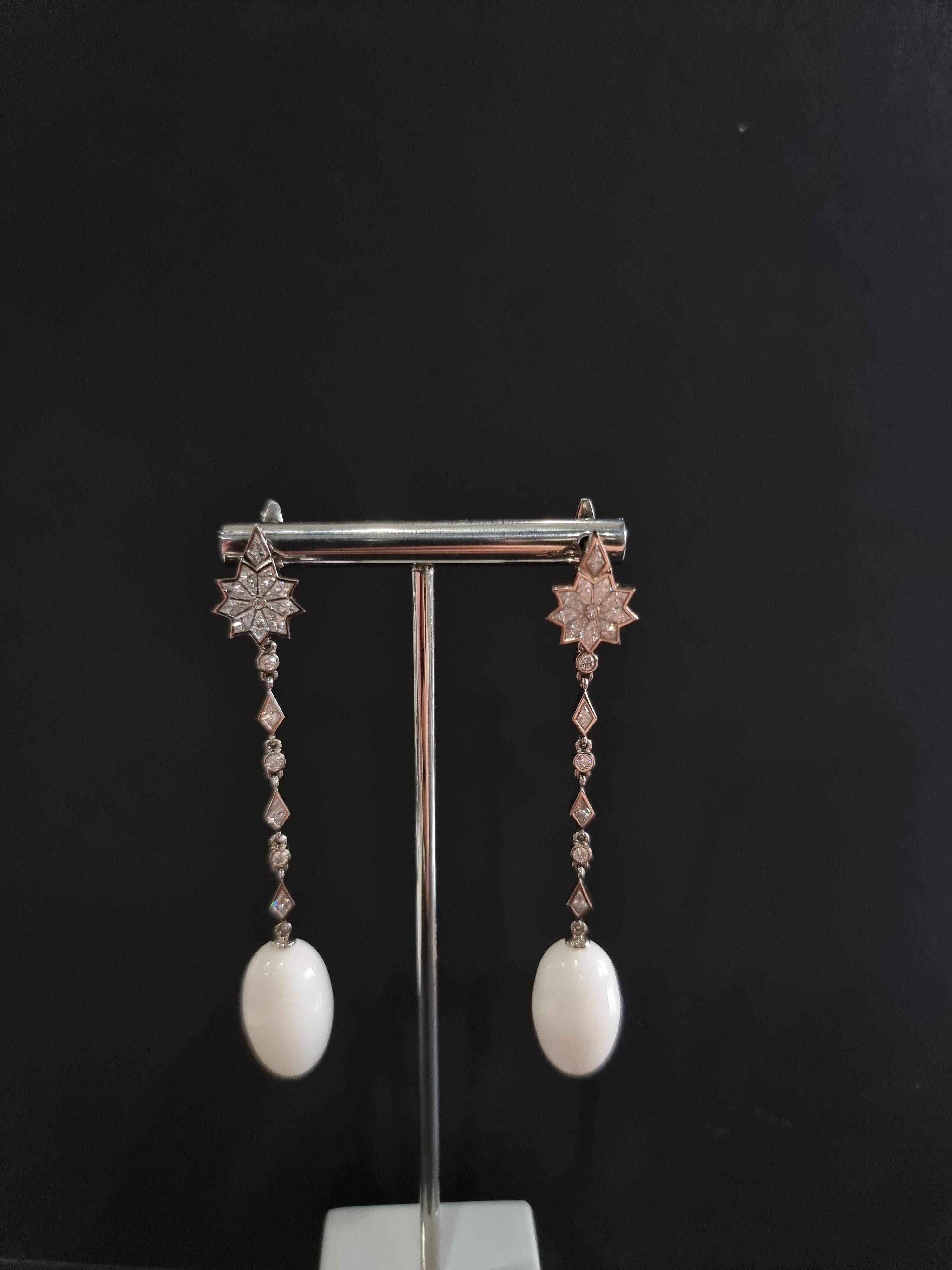 Women's 18K White Gold Earrings Star Diamond and Natural Pearl For Sale