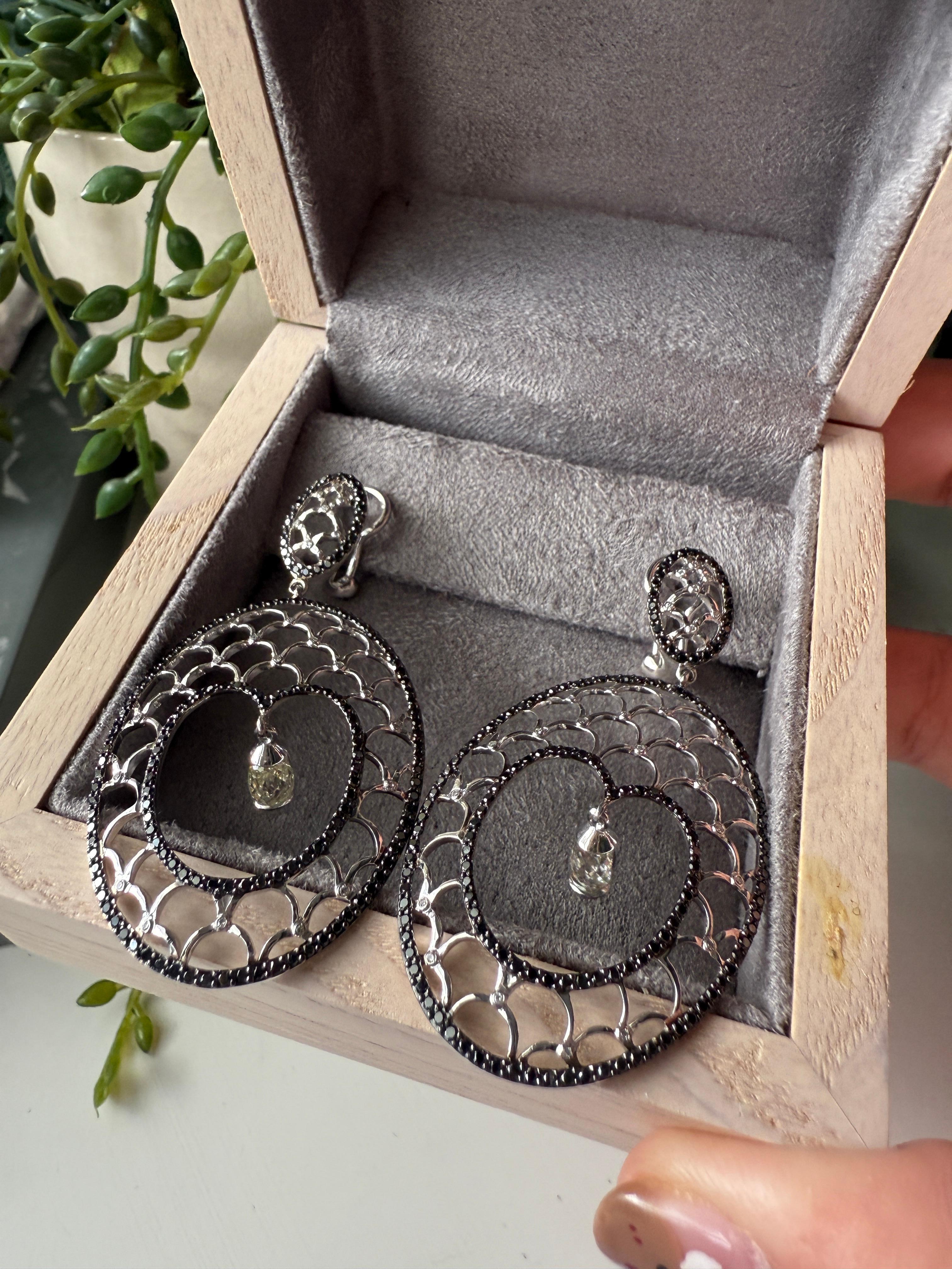 Round Cut 18K White Gold Earrings White and Black Diamond For Sale