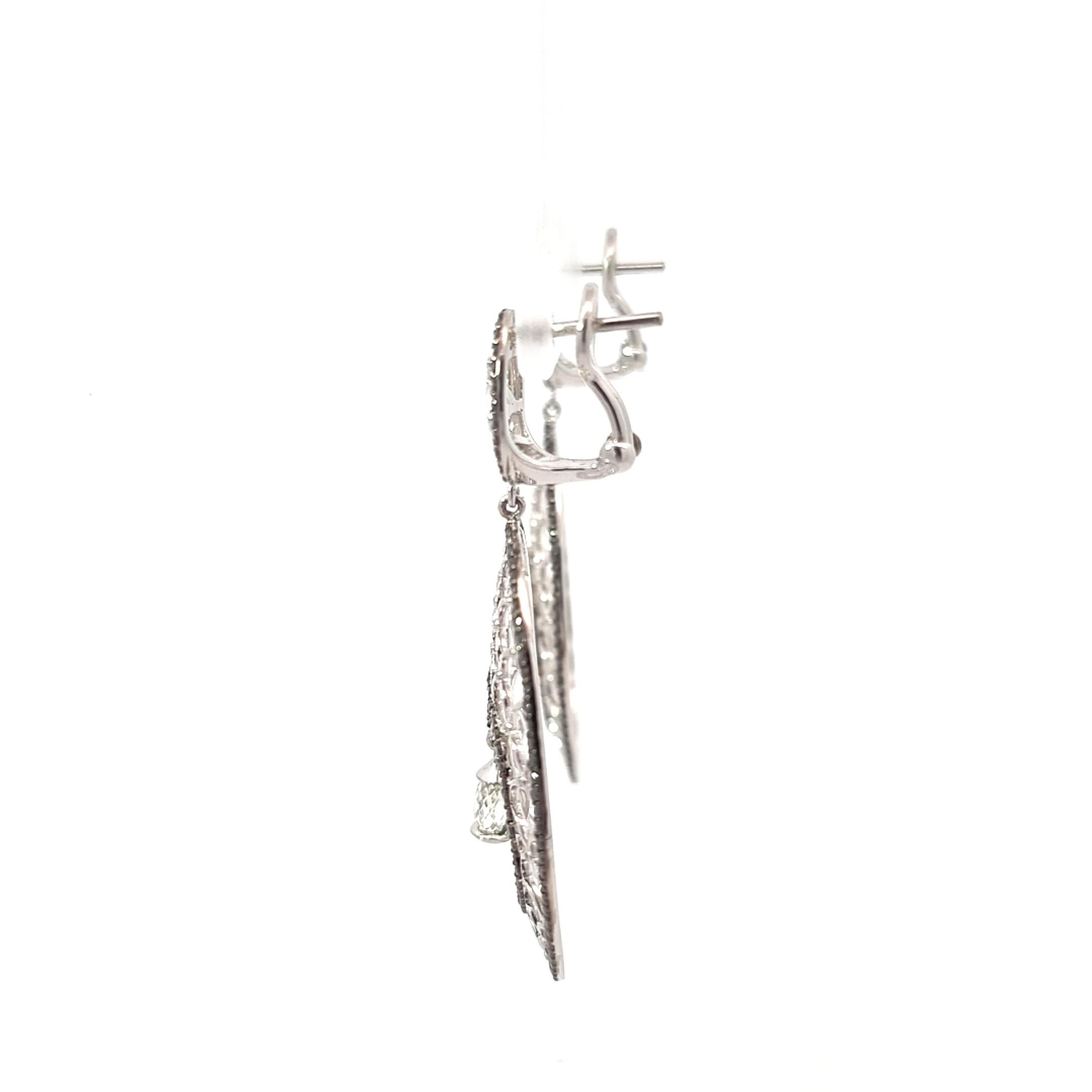 18K White Gold Earrings White and Black Diamond For Sale 2