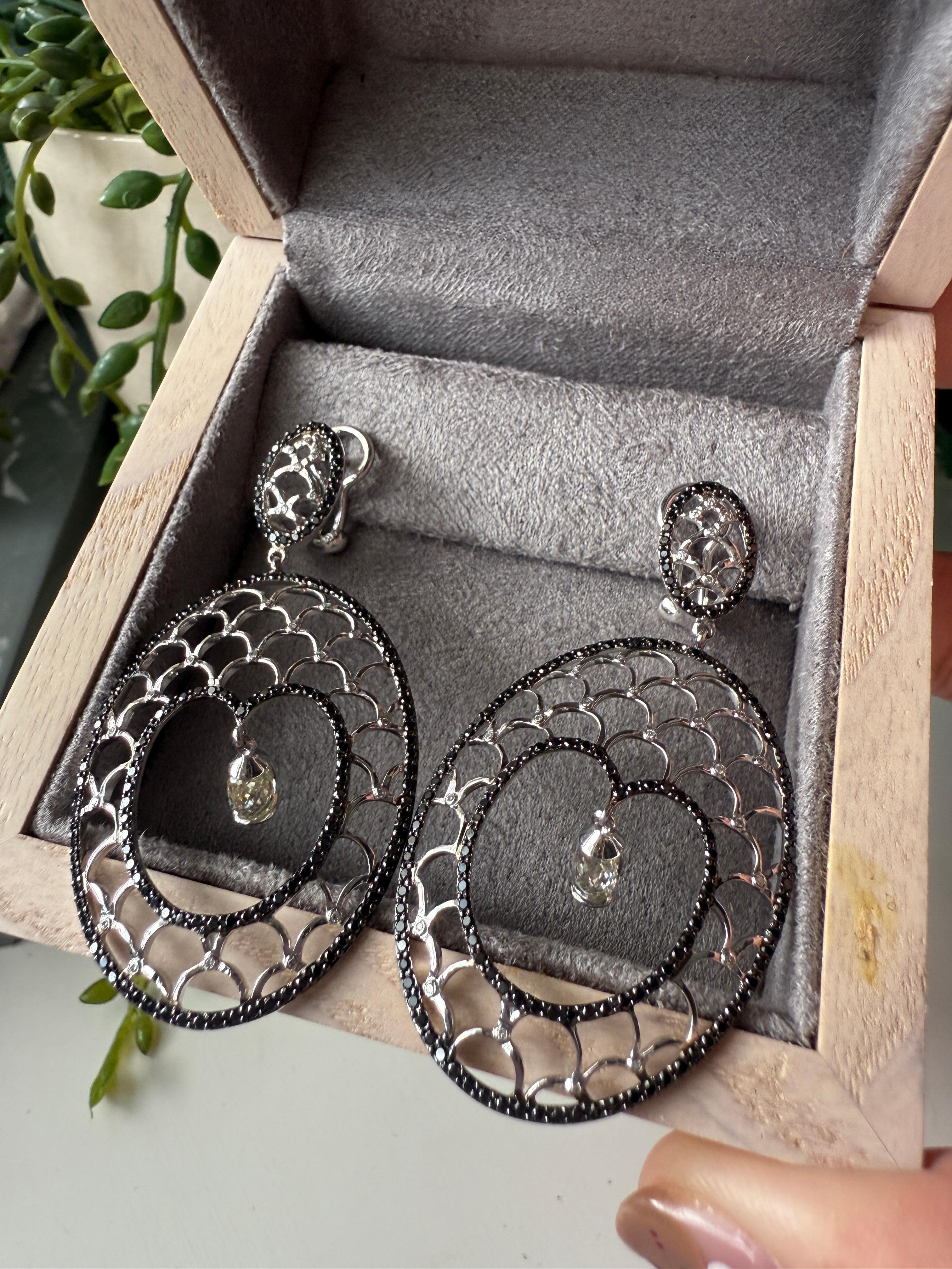 18K White Gold Earrings White and Black Diamond For Sale 3