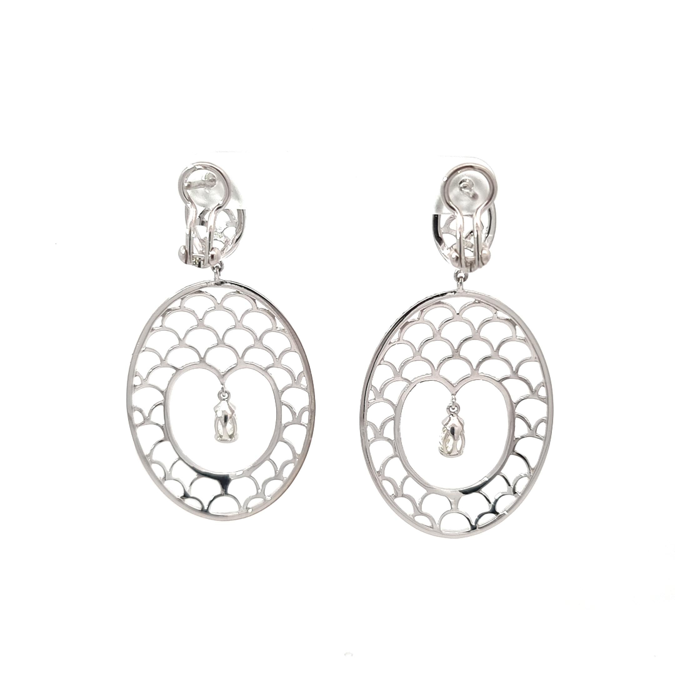 18K White Gold Earrings White and Black Diamond For Sale 4
