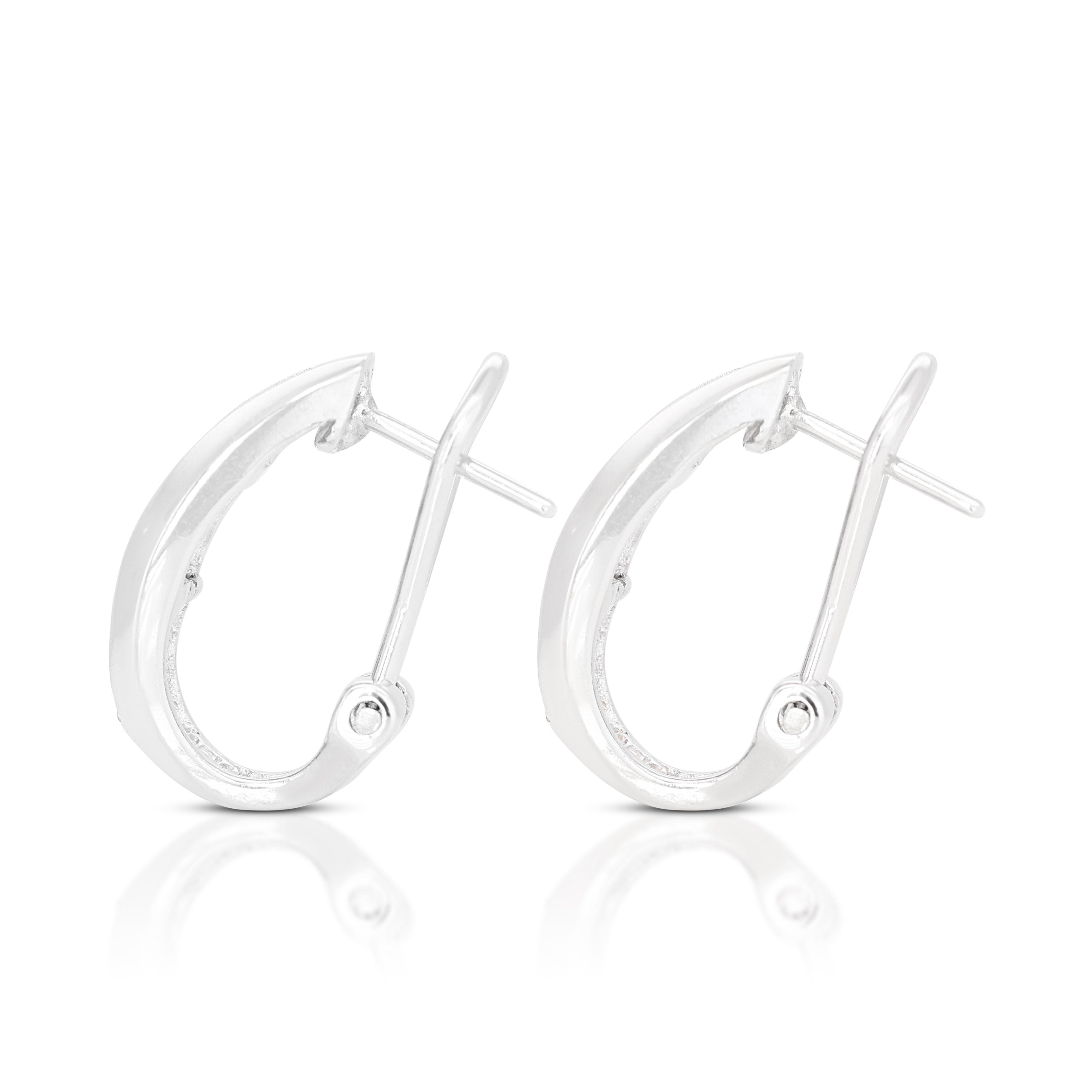 Ohrringe aus 18 Karat Weißgold mit schillernden 1 Karat und 20 Punkten natürlichen Diamanten Damen im Angebot