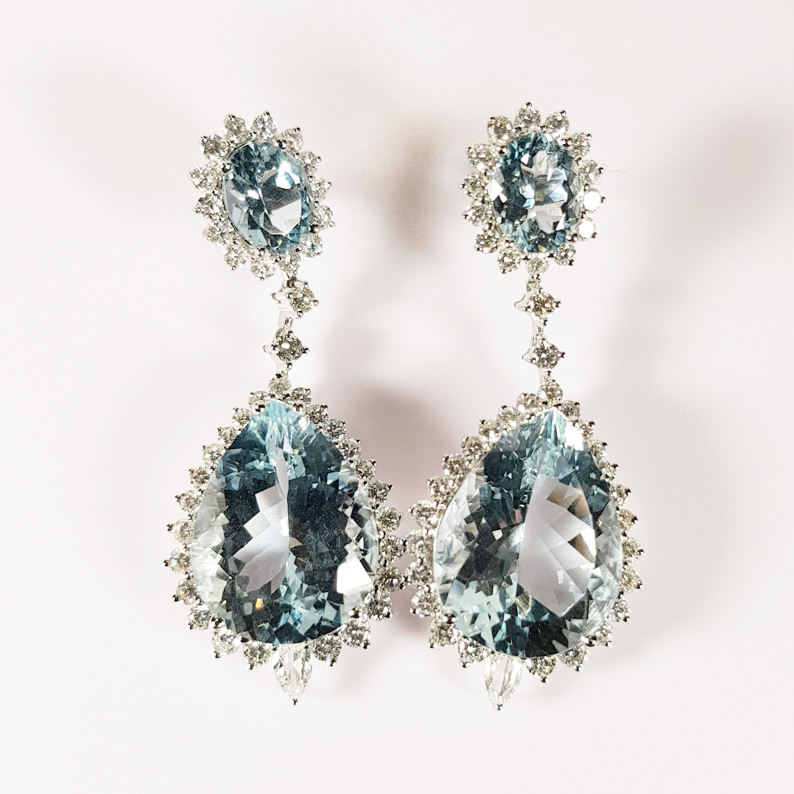Contemporary 18 Karat White Gold Earrings with Diamonds and Aquamarine For Sale