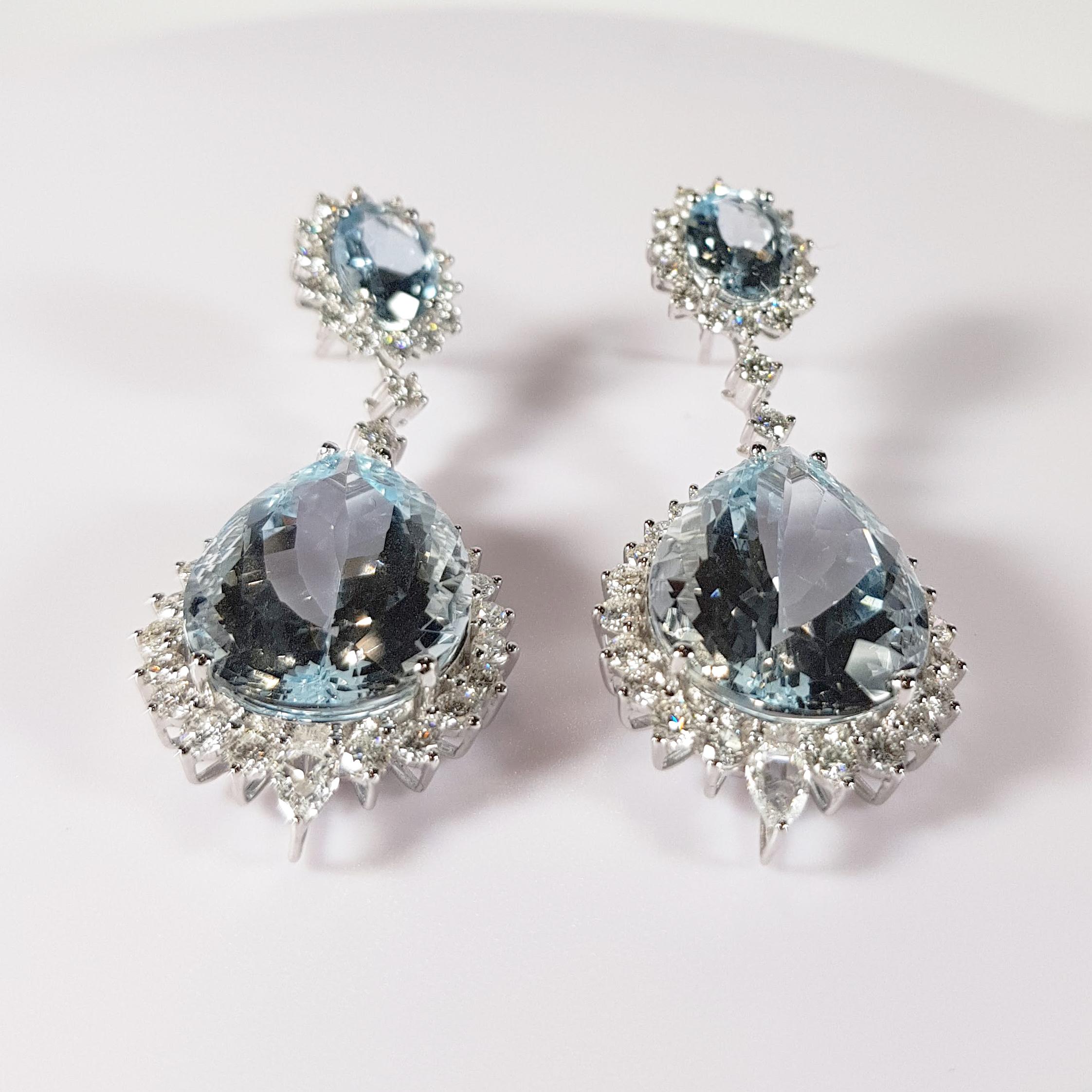 Women's 18 Karat White Gold Earrings with Diamonds and Aquamarine For Sale