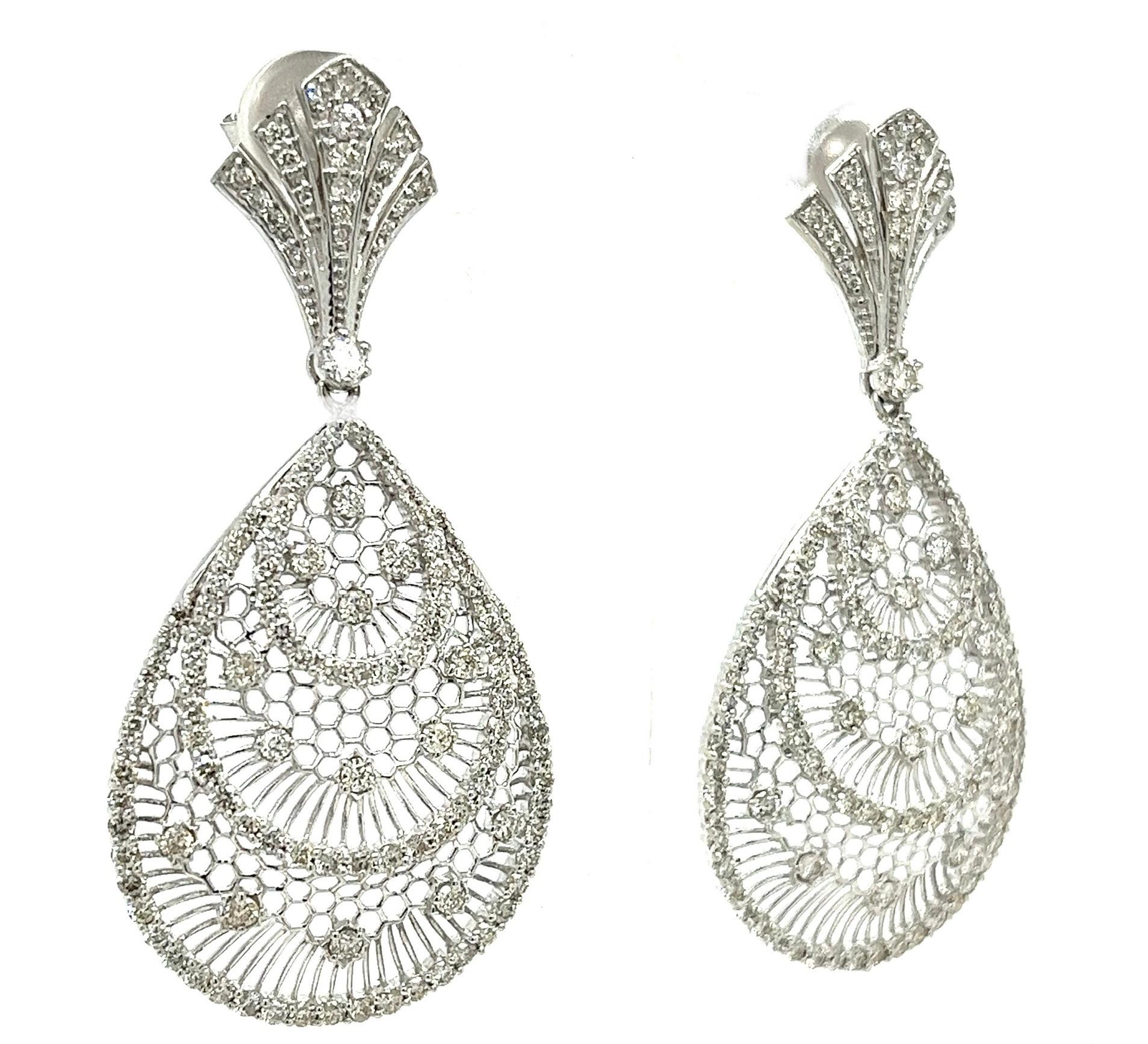 Modern 18K White Gold Earrings with Diamonds For Sale