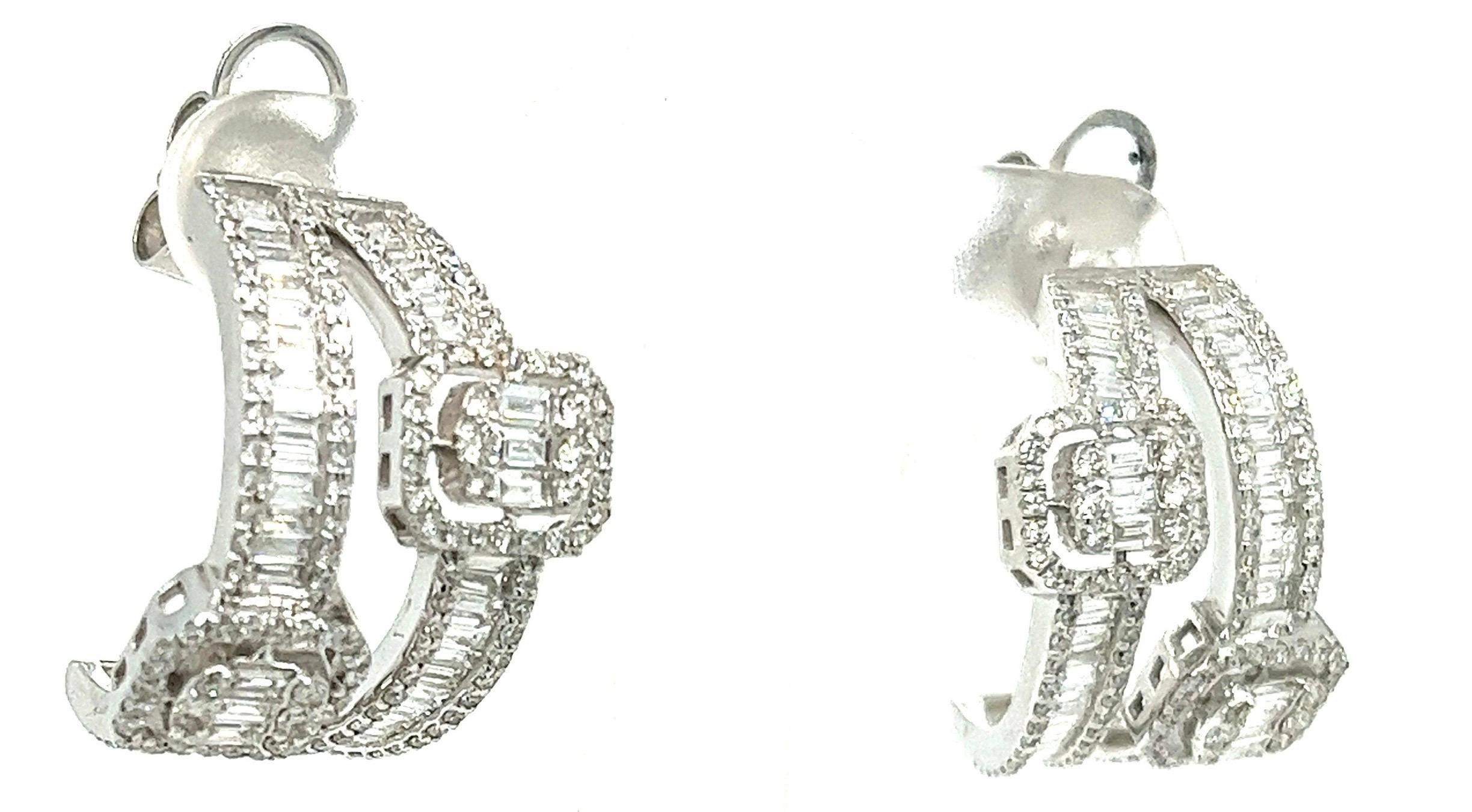Modern 18K White Gold Earrings with Diamonds For Sale
