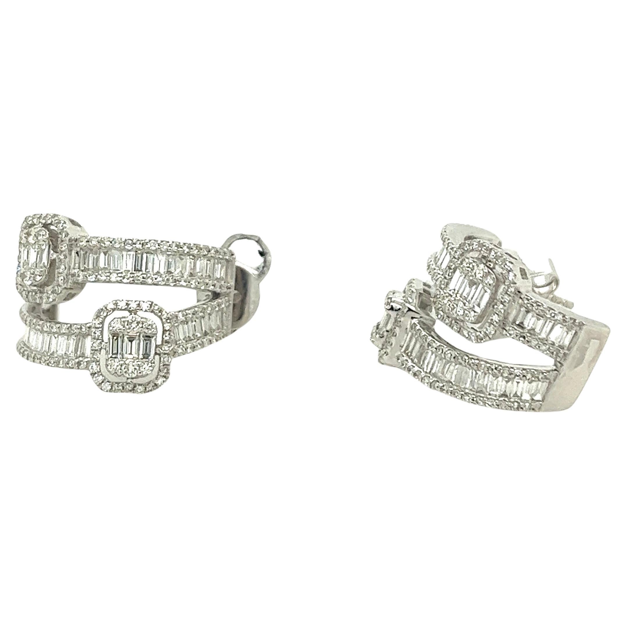 18K White Gold Earrings with Diamonds For Sale