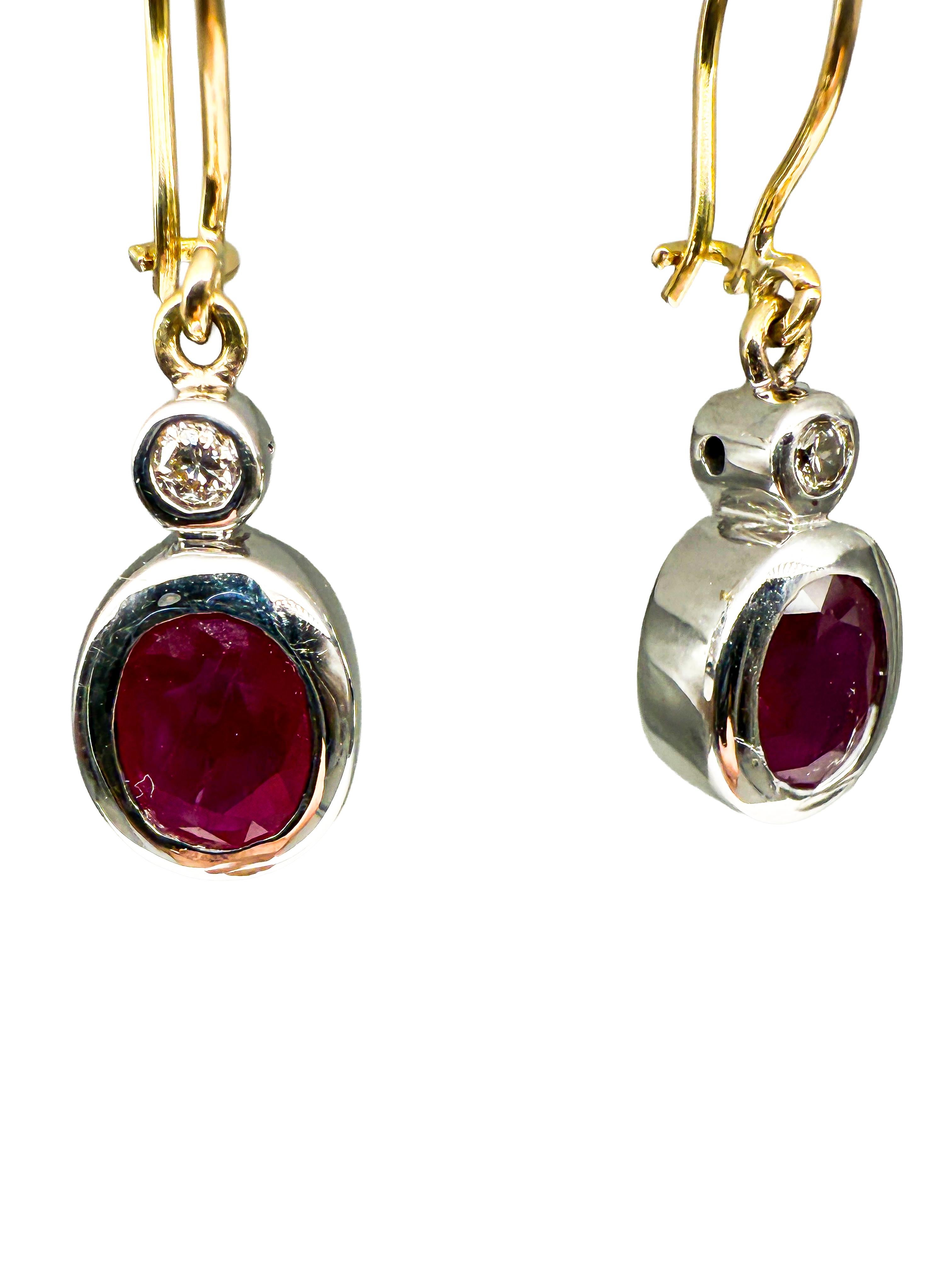 Boucles d'oreilles en or blanc 18K avec rubis